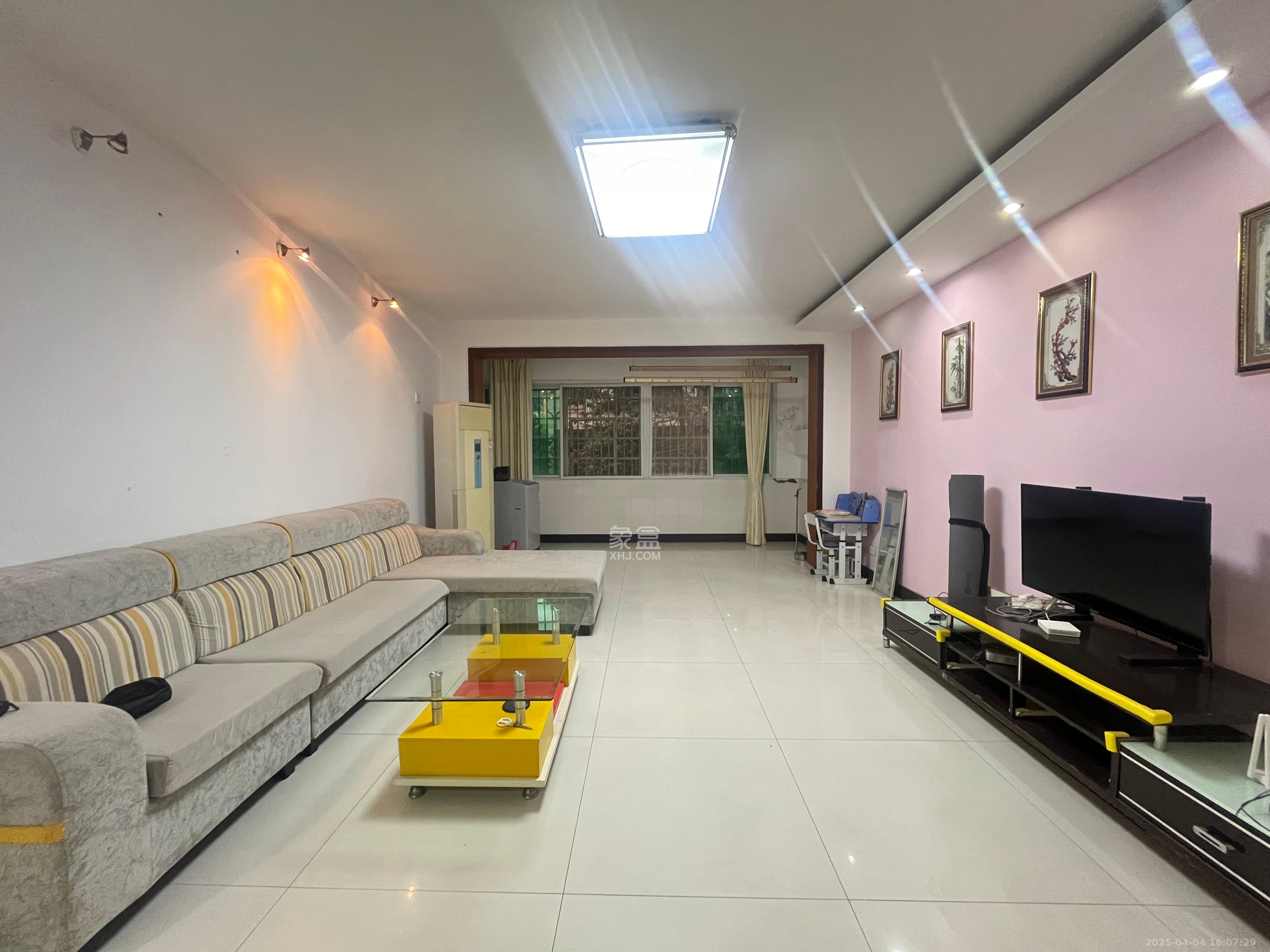 恩瑞麓山名园(龙王港小区)  3室2厅2卫    2500.0元/月 恩瑞麓山名园(龙王港小区)  3室2厅2卫    2500.0元/月