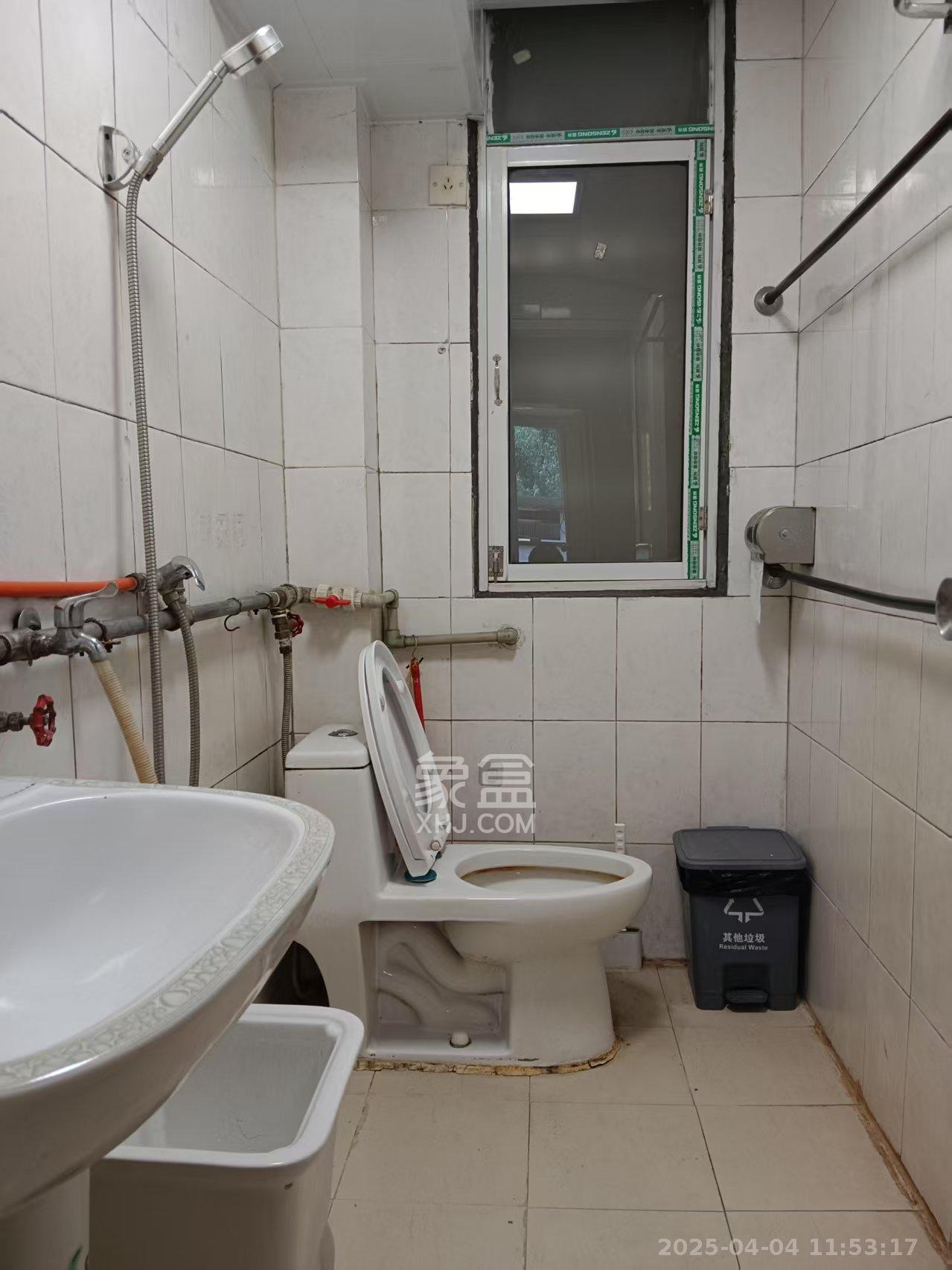 木材厂宿舍(南湖医院对面) 3室1厅1卫 1900.0元/月 木材厂宿舍(南湖医院对面) 3室1厅1卫 1900.0元/月室内图