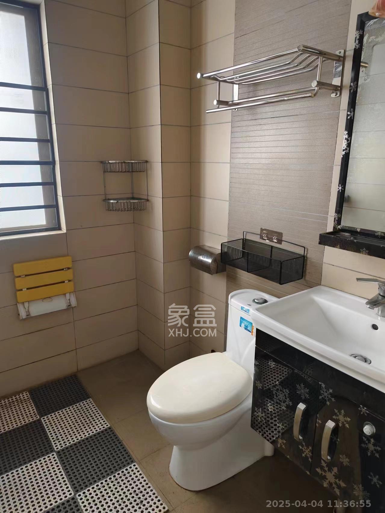 上海城小区  3室2厅2卫   2400.00元/月室内图