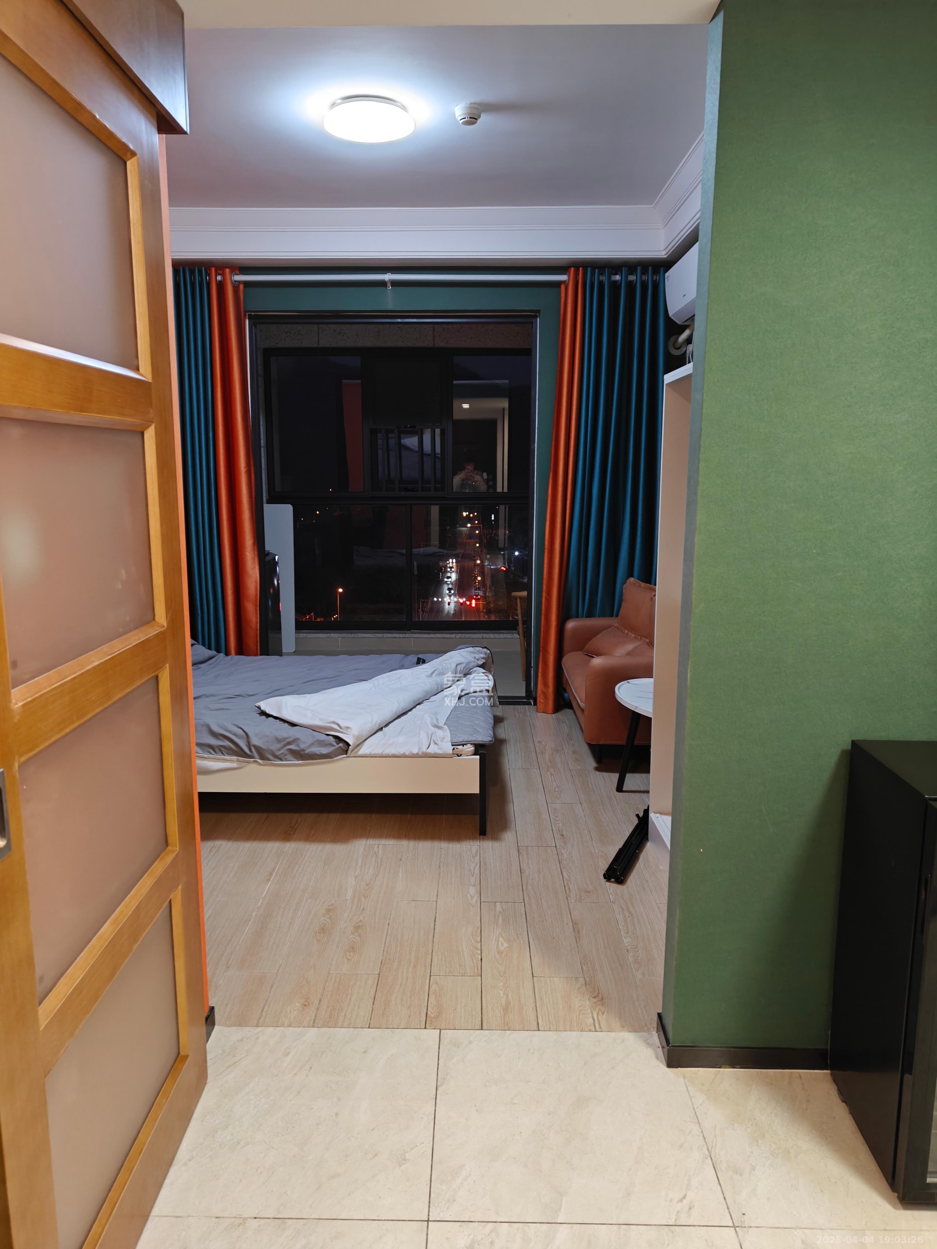 中海梅溪湖壹号  1室1厅1卫    1900.0元/月 中海梅溪湖壹号  1室1厅1卫    1900.0元/月室内图