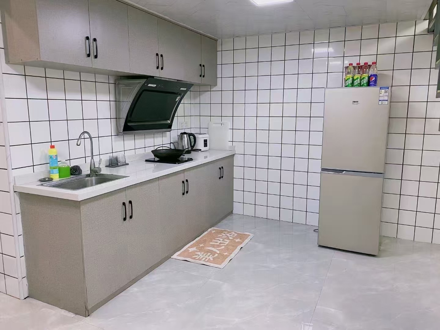 华南城市广场  1室1厅1卫    1600.0元/月 华南城市广场  1室1厅1卫    1600.0元/月室内图