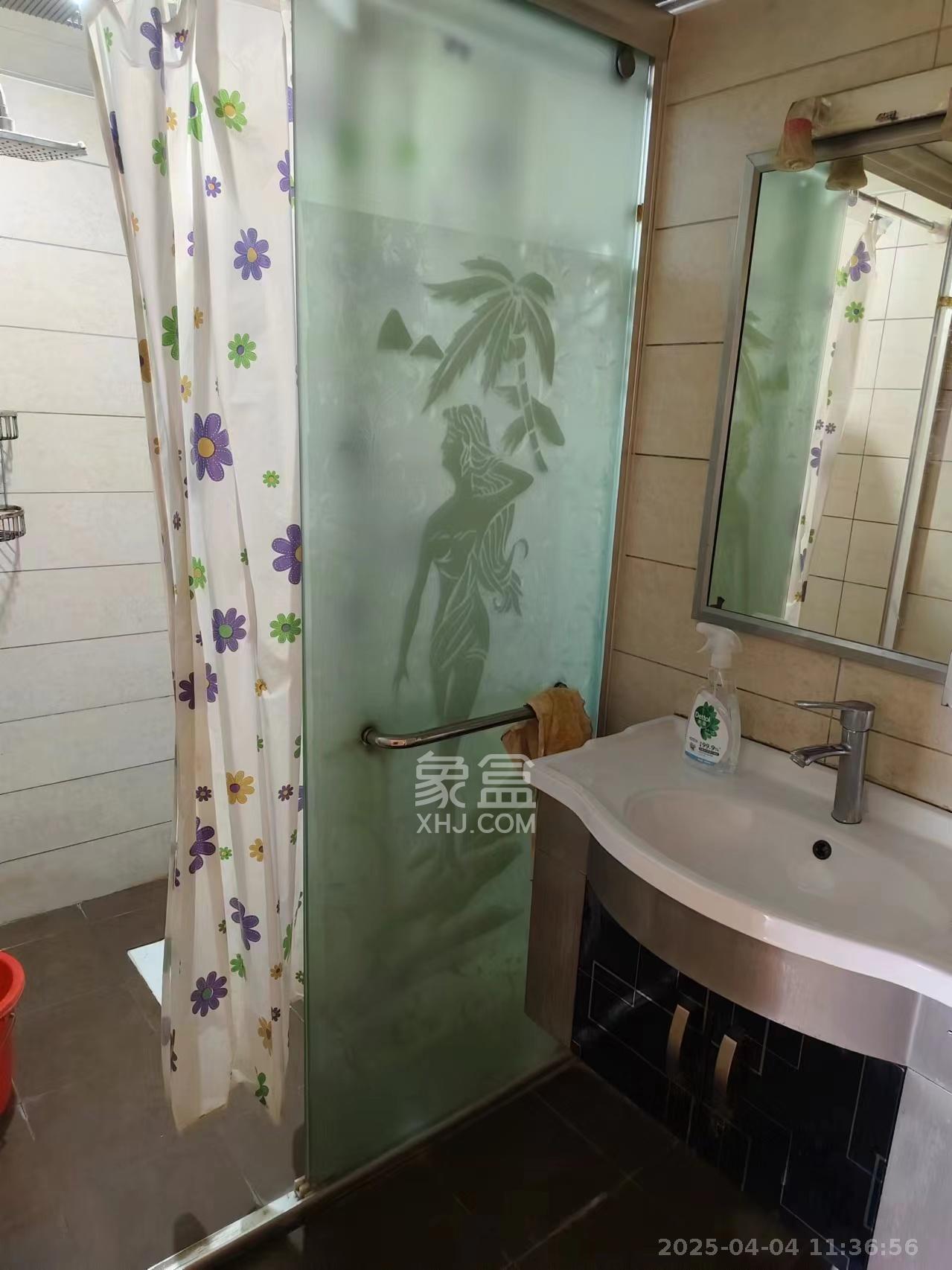 上海城小区 3室2厅2卫 2400.0元/月 上海城小区 3室2厅2卫 2400.0元/月室内图