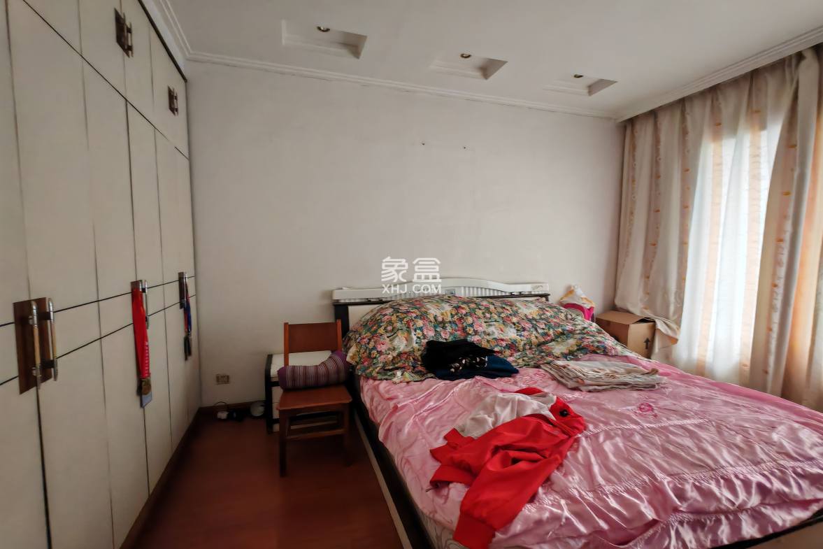 欣业家园 4室2厅2卫 1000.0元/月 欣业家园 4室2厅2卫 1000.0元/月室内图