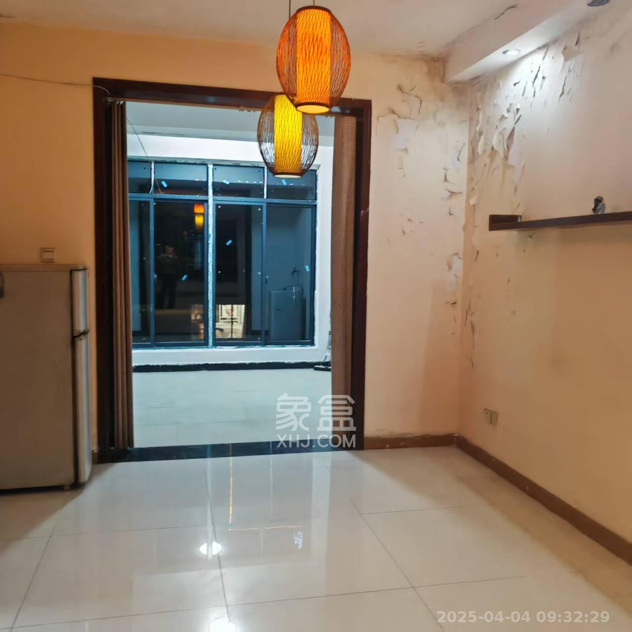 芙蓉公寓 4室2厅1卫 3000.0元/月 芙蓉公寓 4室2厅1卫 3000.0元/月室内图