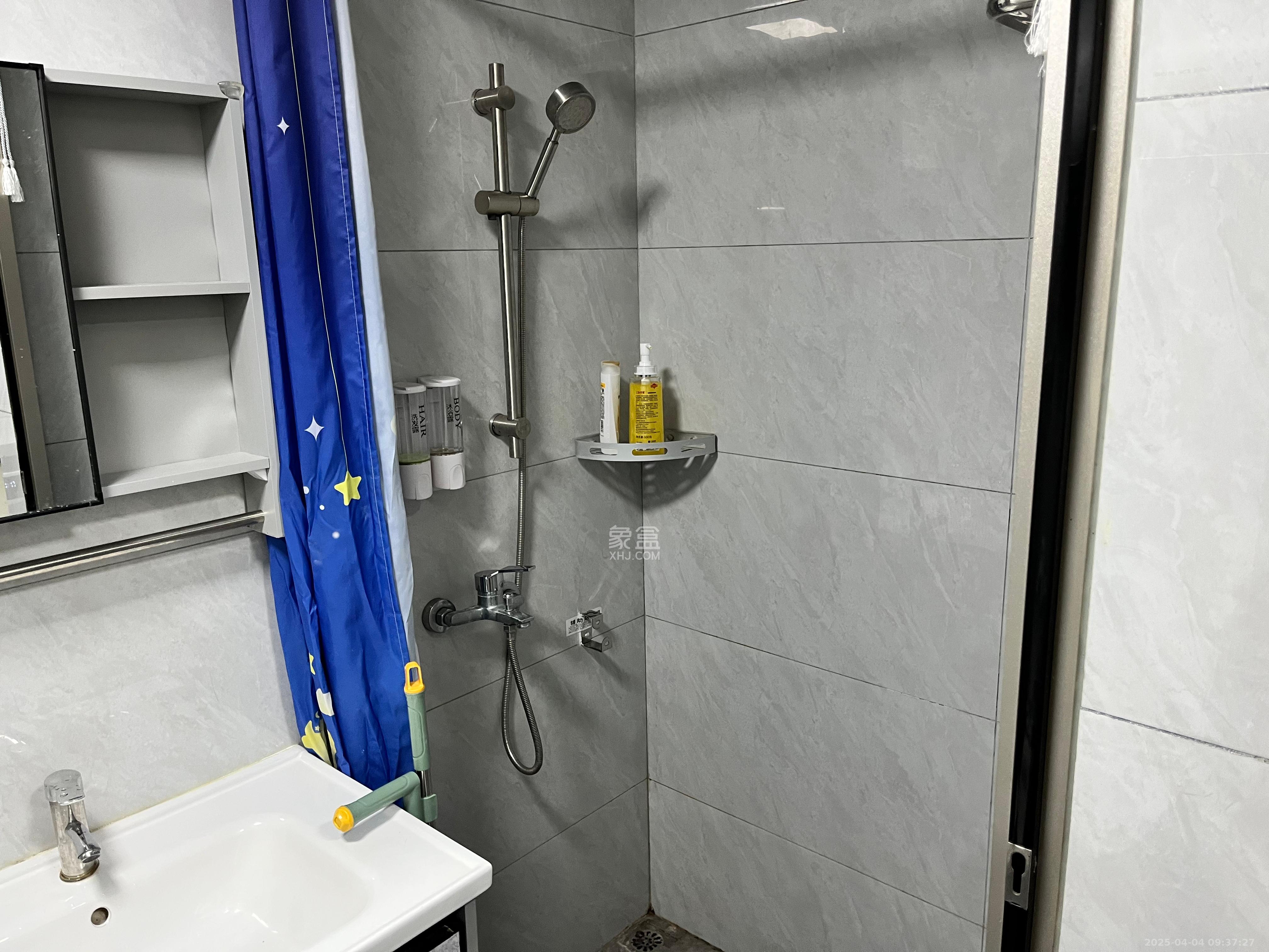 卓越浅水湾  1室1厅1卫    1400.0元/月室内图
