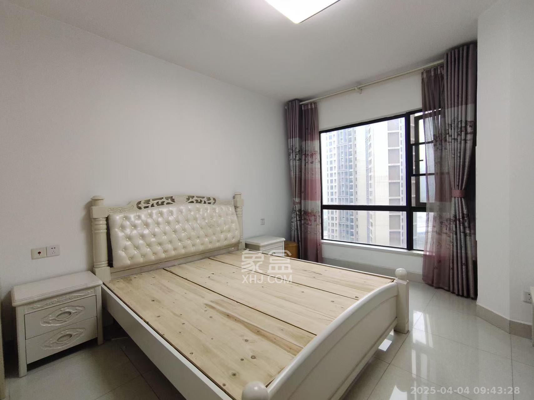 达美D6区  4室2厅1卫   3100.00元/月室内图