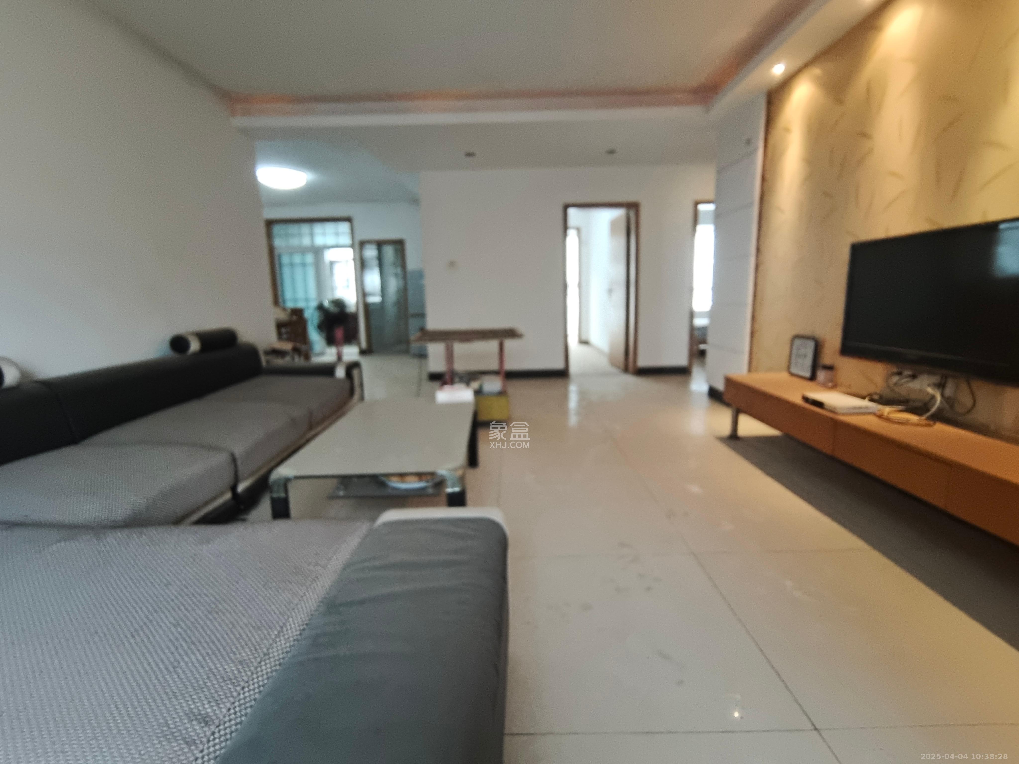 学府华庭 3室2厅2卫 2400.0元/月 学府华庭 3室2厅2卫 2400.0元/月室内图