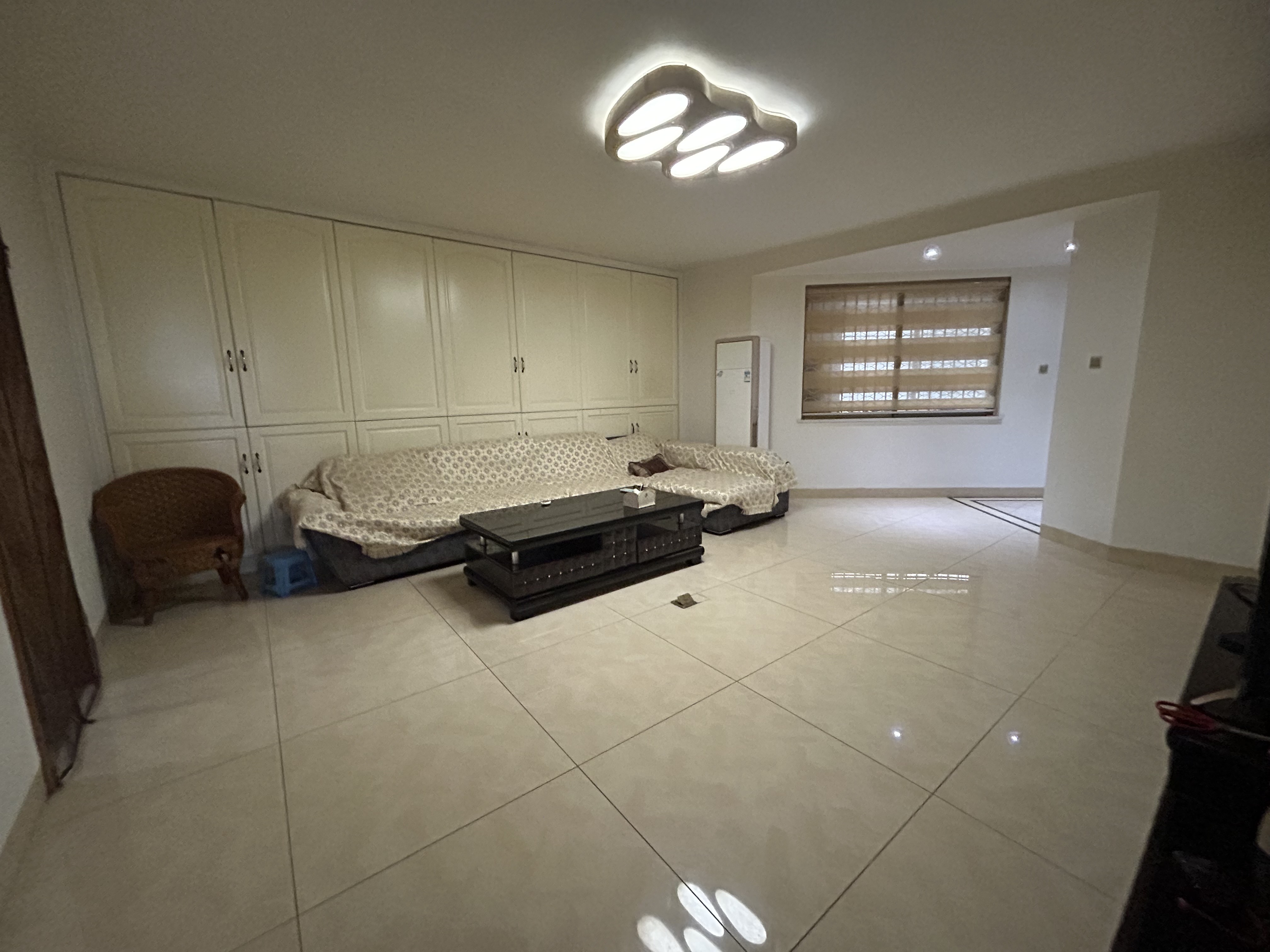 利江花园 2室2厅1卫 1500.0元/月 利江花园 2室2厅1卫 1500.0元/月户型图