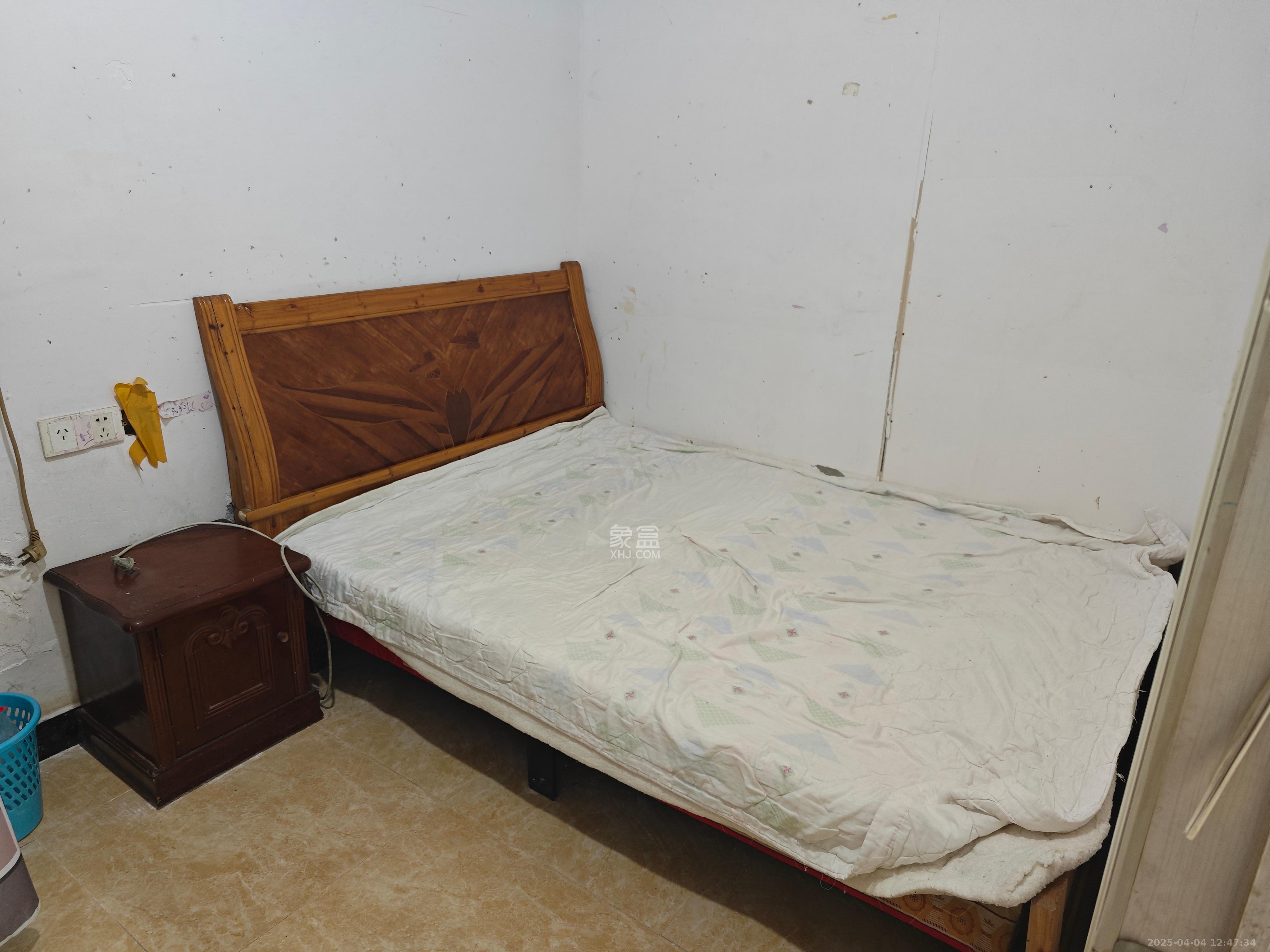 高信向日葵  1室2厅1卫    900.0元/月 高信向日葵  1室2厅1卫    900.0元/月室内图