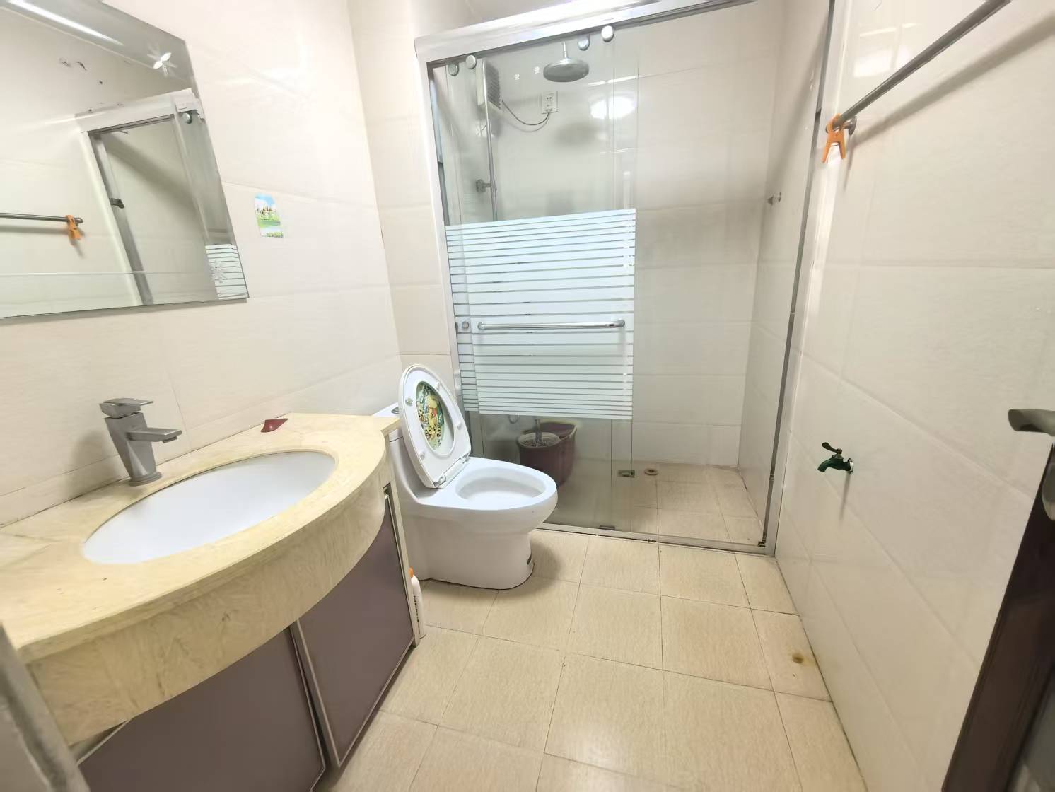 水岸阳光B小区  4室2厅2卫    2600.0元/月 水岸阳光B小区  4室2厅2卫    2600.0元/月室内图