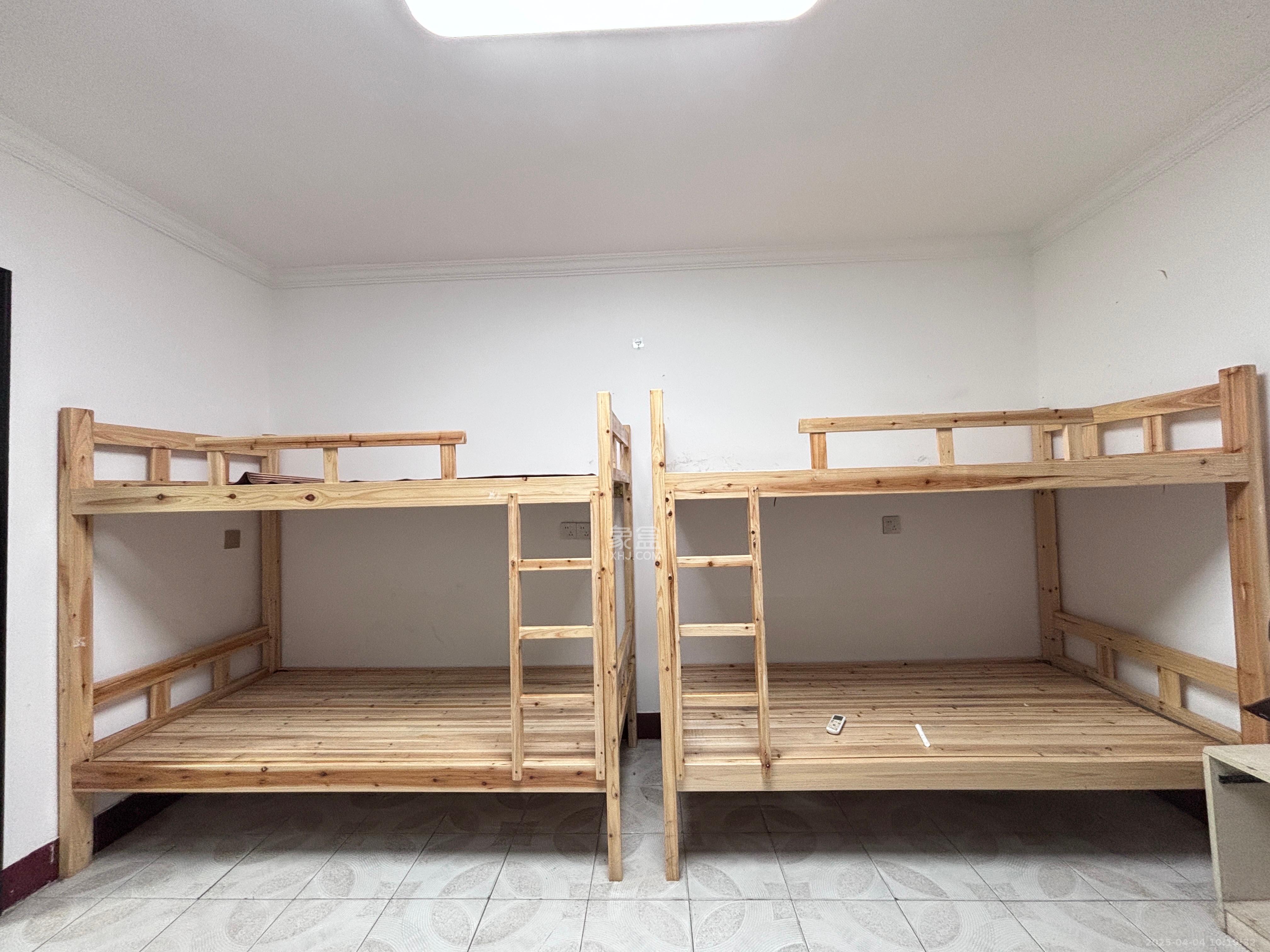 针棉宿舍  2室1厅1卫   2700.00元/月室内图