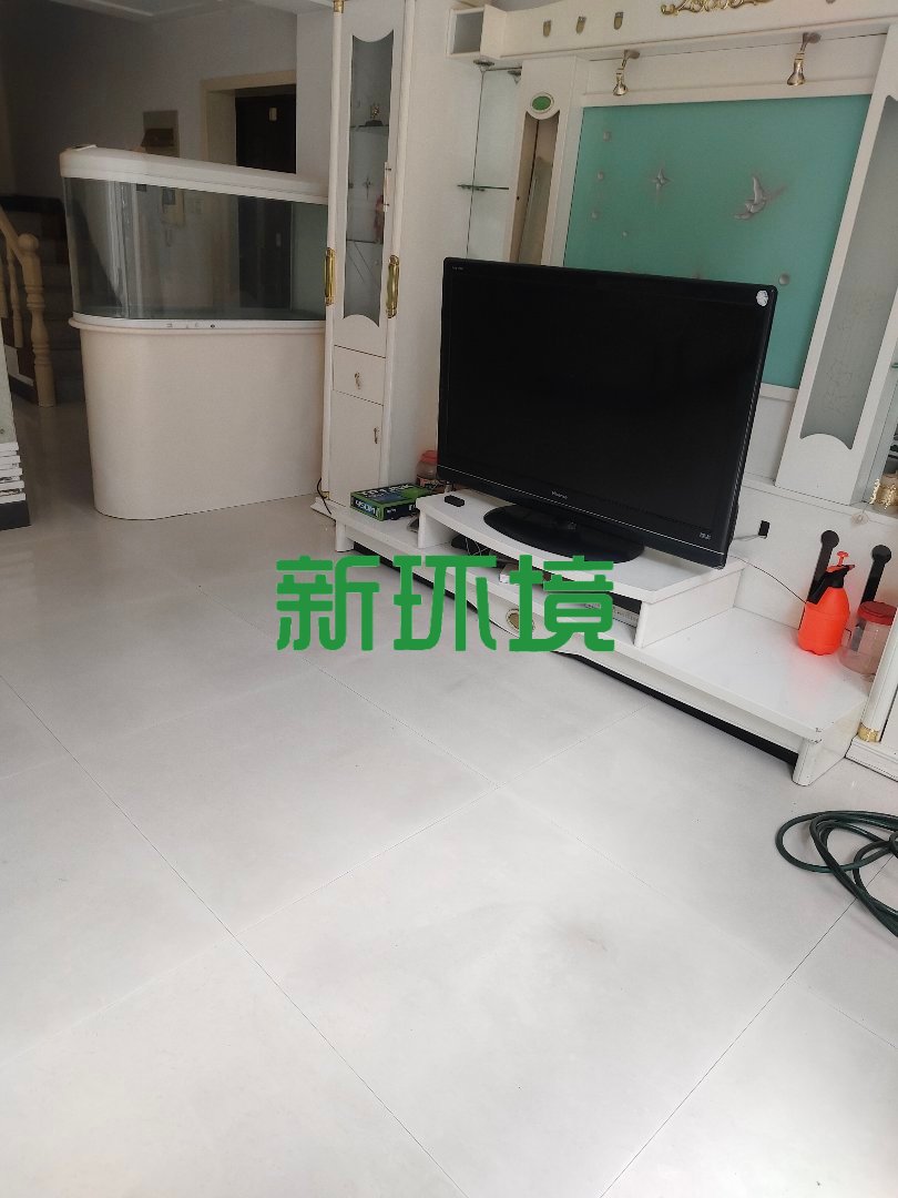 鼎泰逸景园  1室0厅0卫   135.00万客厅