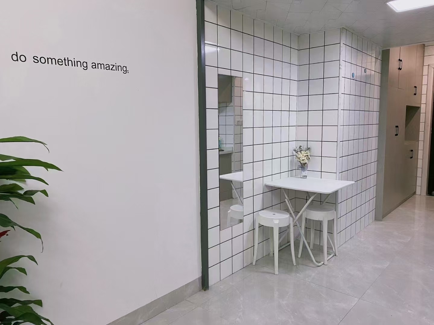 华南城市广场  1室1厅1卫    1600.0元/月 华南城市广场  1室1厅1卫    1600.0元/月室内图