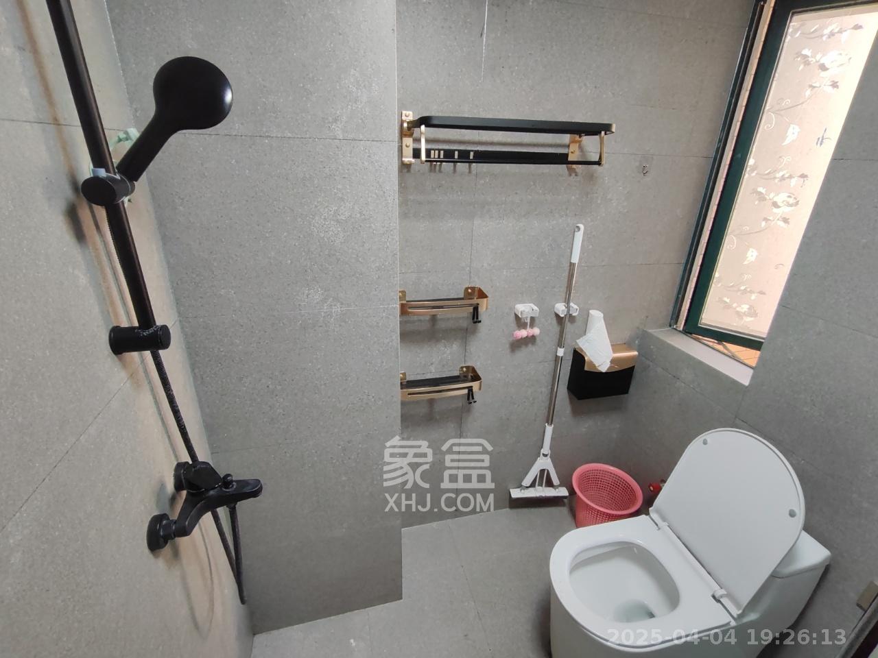 洋湖时代 3室2厅1卫 2350.0元/月 洋湖时代 3室2厅1卫 2350.0元/月室内图