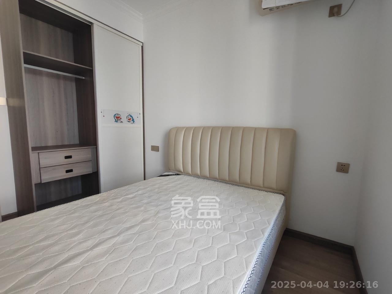 洋湖时代 3室2厅1卫 2350.0元/月 洋湖时代 3室2厅1卫 2350.0元/月室内图