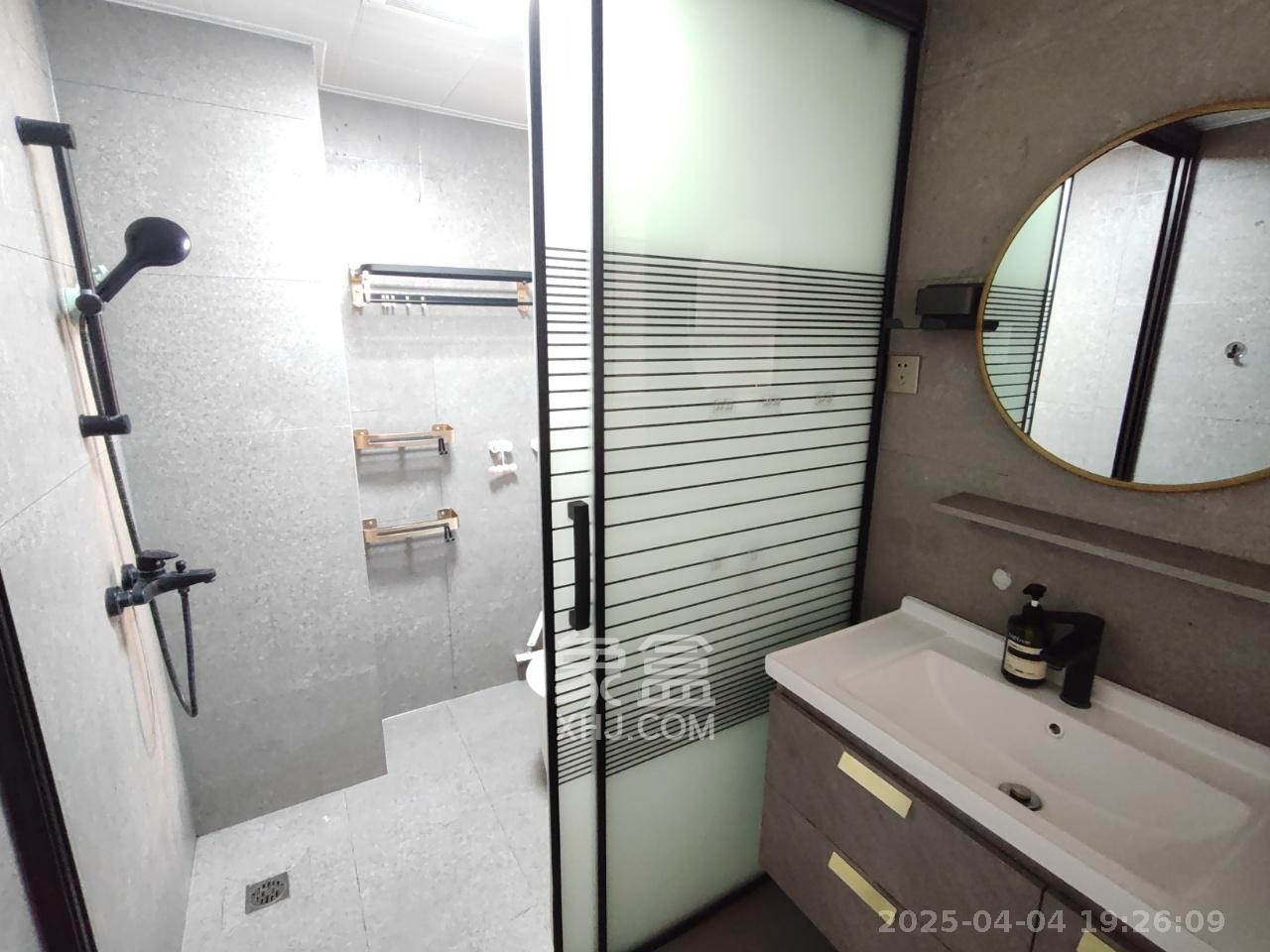 洋湖时代 3室2厅1卫 2350.0元/月 洋湖时代 3室2厅1卫 2350.0元/月室内图