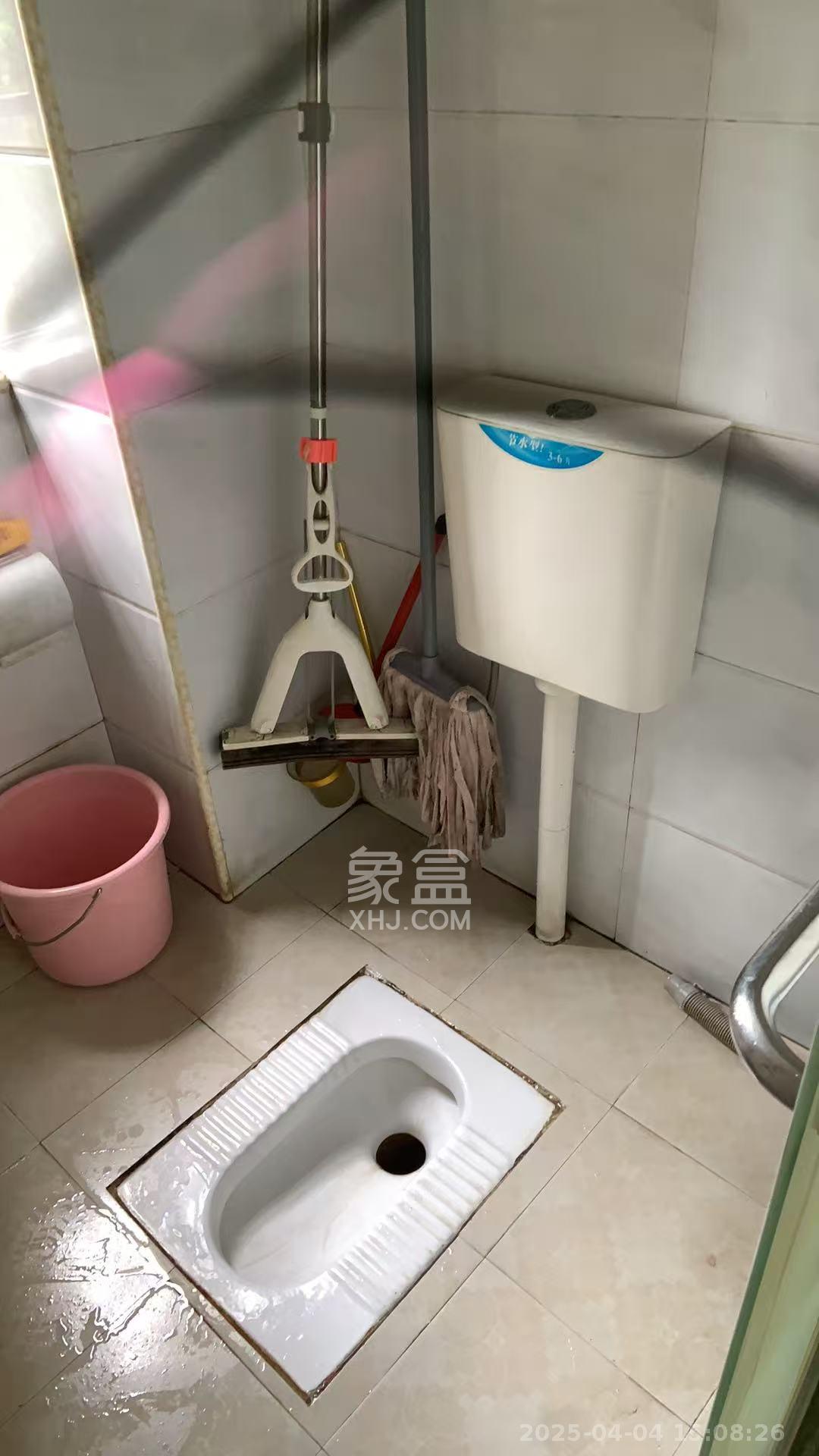 山水湾  4室2厅2卫   1800.00元/月室内图