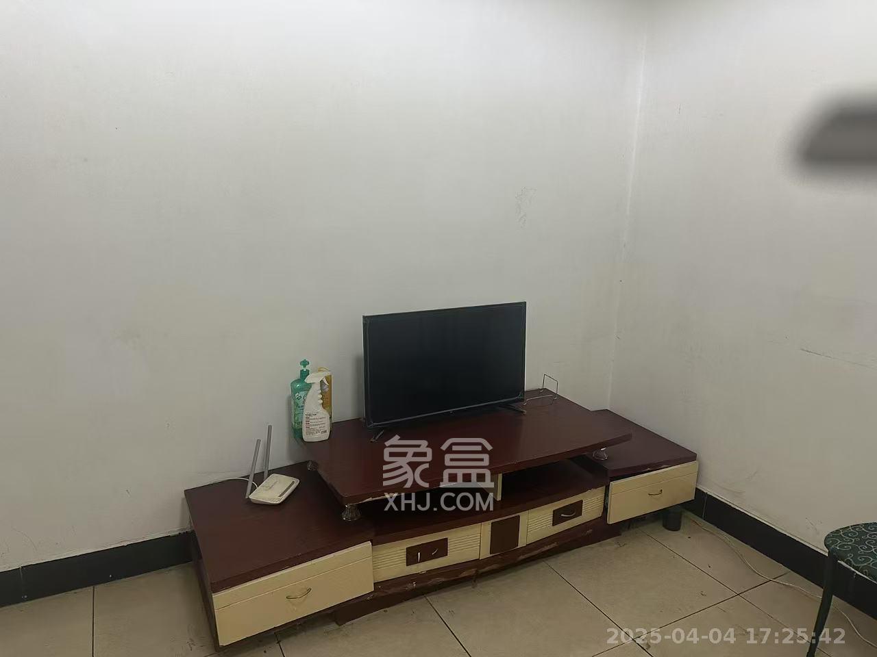 识字里社区  1室1厅1卫   1500.00元/月室内图
