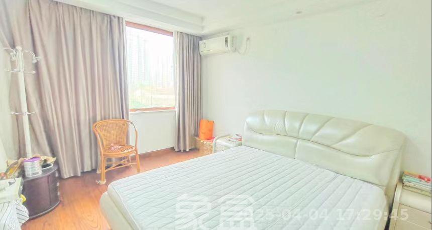 麓山恋迪亚溪谷  6室2厅2卫   6200.00元/月室内图