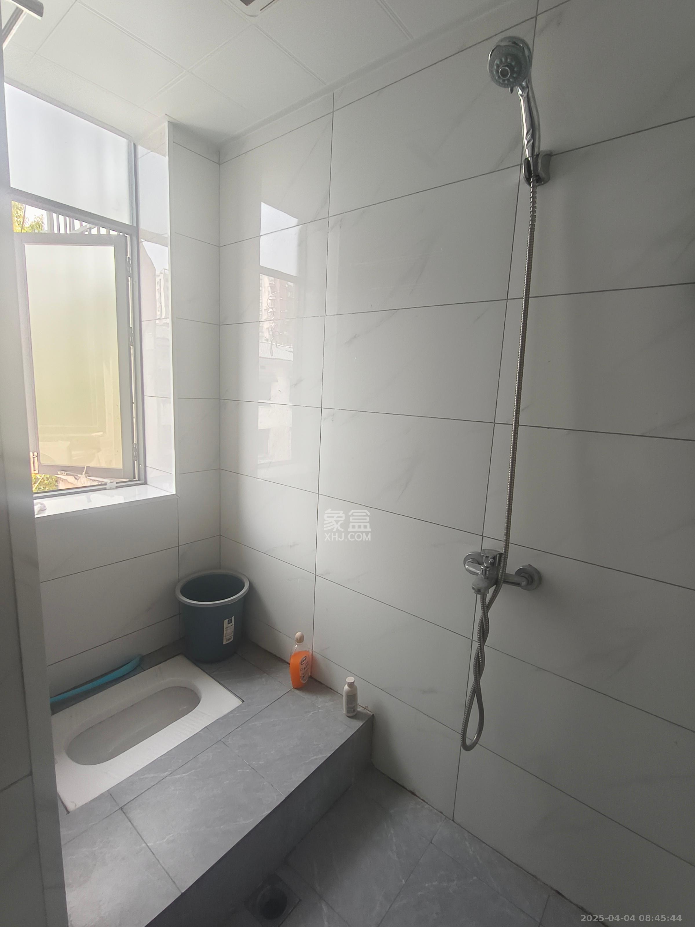 五金矿产进出口集团公司宿舍  1室1厅1卫    1700.0元/月室内图