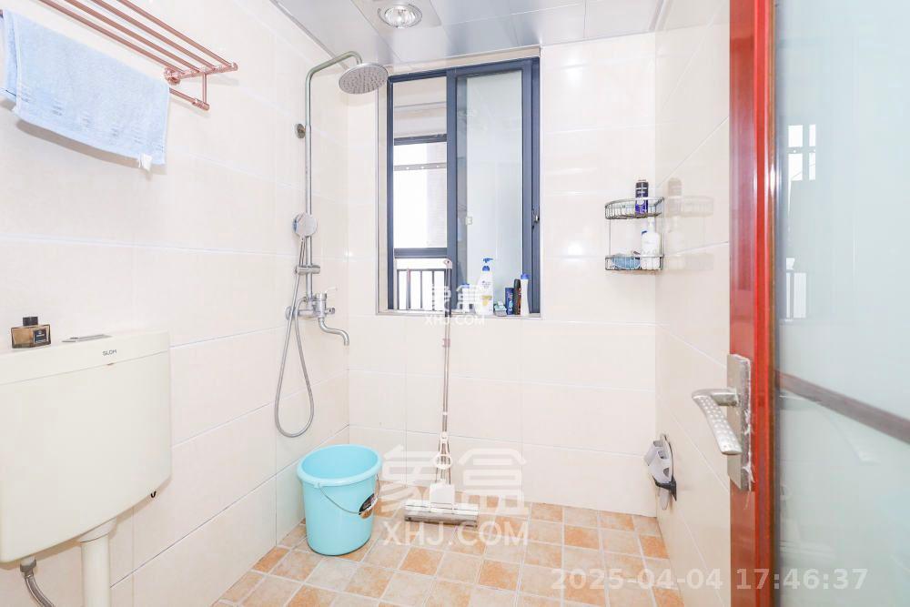 钰龙天下一期  4室2厅1卫   3200.00元/月室内图