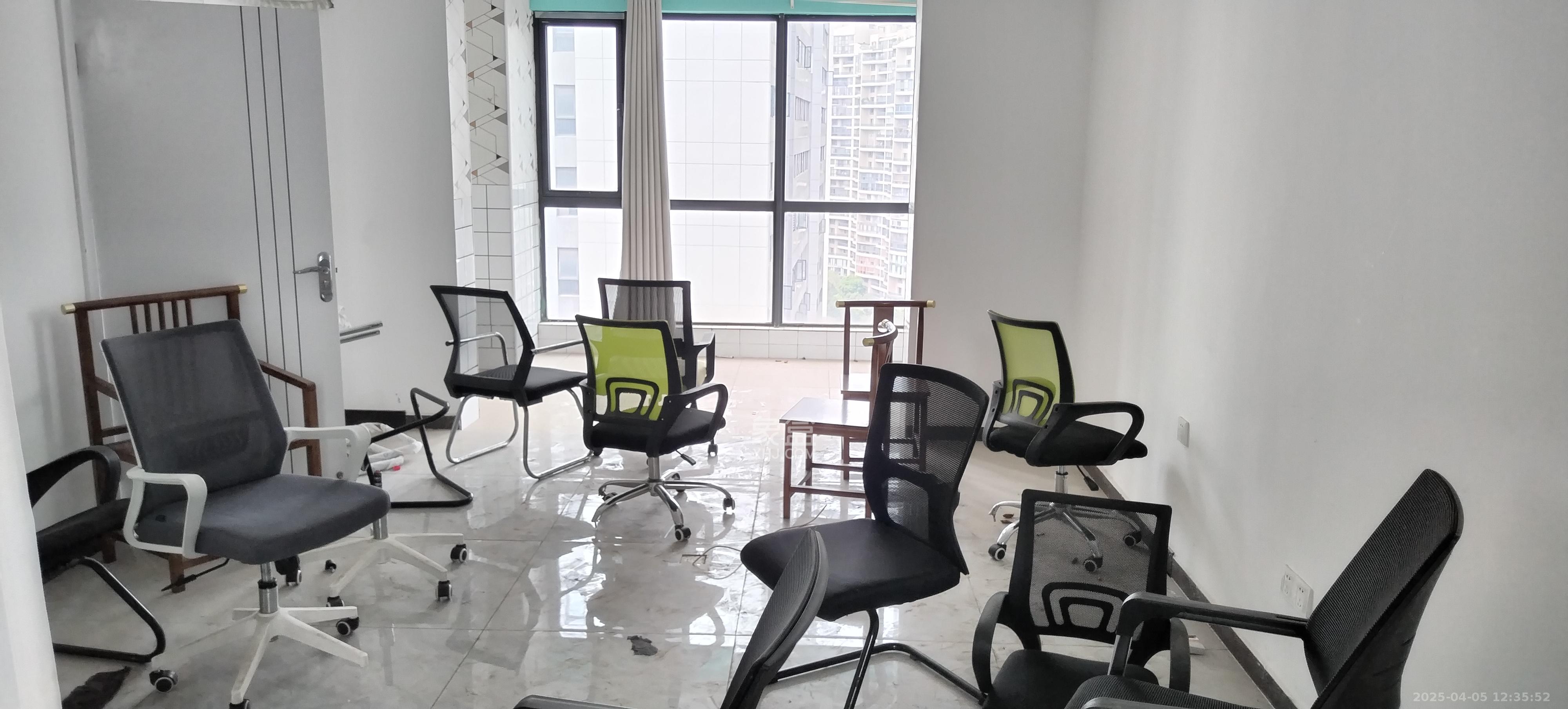 德思勤城市广场(宝格丽公寓)  1室1厅1卫    6000.0元/月 德思勤城市广场(宝格丽公寓)  1室1厅1卫    6000.0元/月室内图