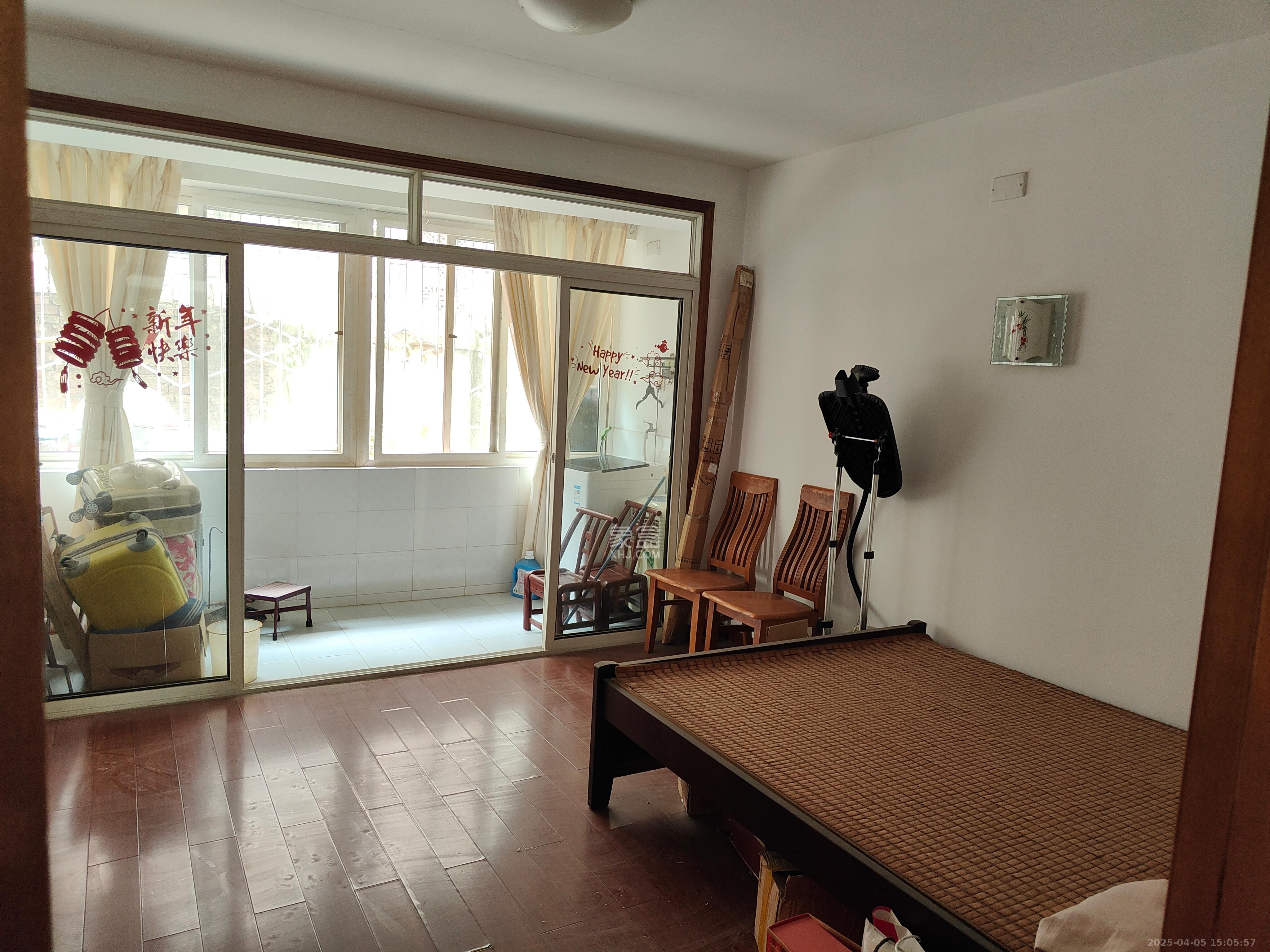 城南中路公安局宿舍  3室2厅1卫   2200.00元/月室内图