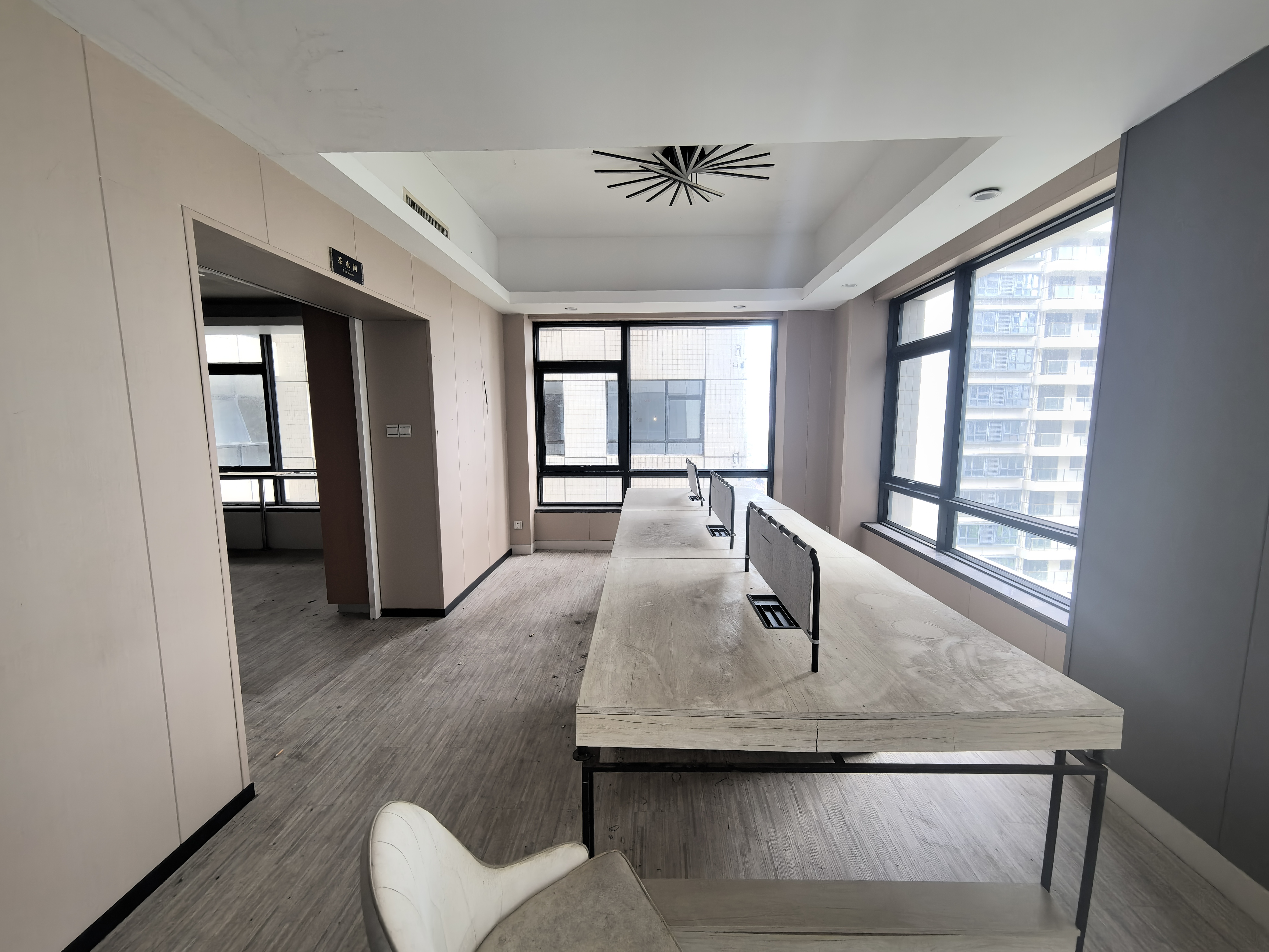 紫荆信息公寓 5室2厅1卫 15000.0元/月 紫荆信息公寓 5室2厅1卫 15000.0元/月室内图