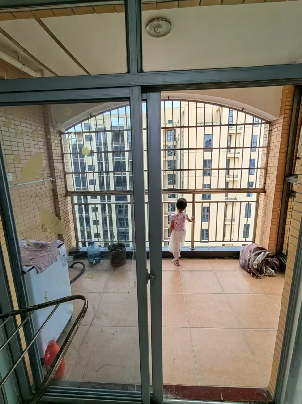 滨江度假城  2室2厅1卫   1700.00元/月室内图