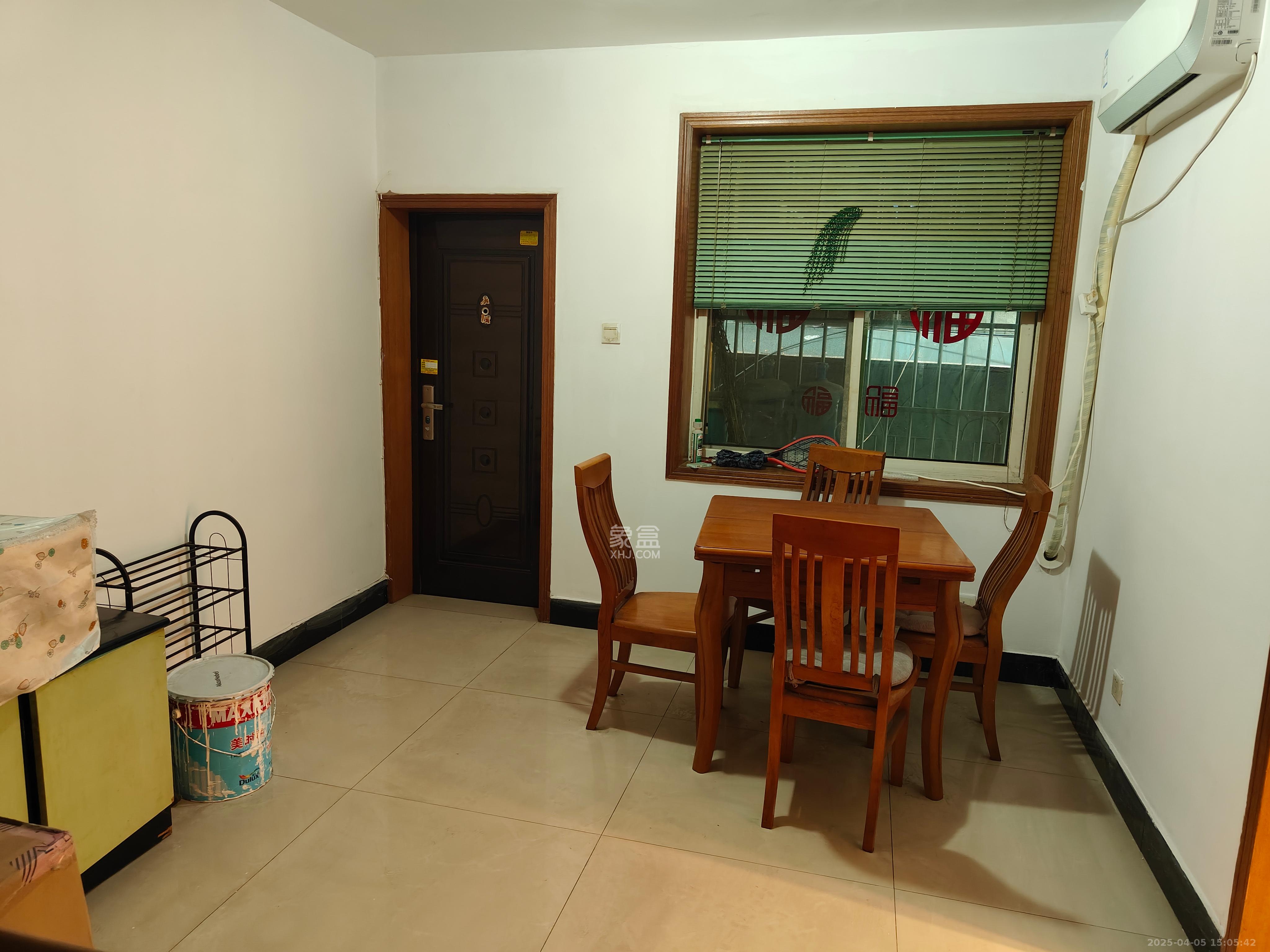 城南中路公安局宿舍 3室2厅1卫 2200.0元/月 城南中路公安局宿舍 3室2厅1卫 2200.0元/月室内图