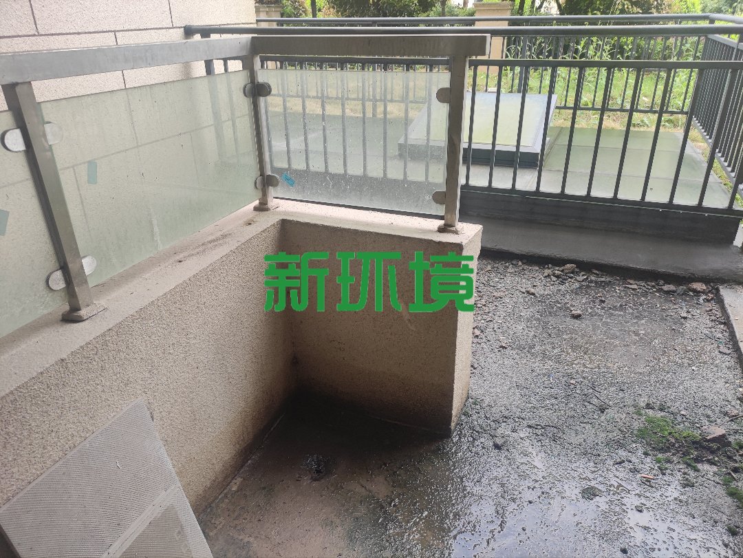 昊天珑璟湾  4室2厅2卫   146.80万客厅