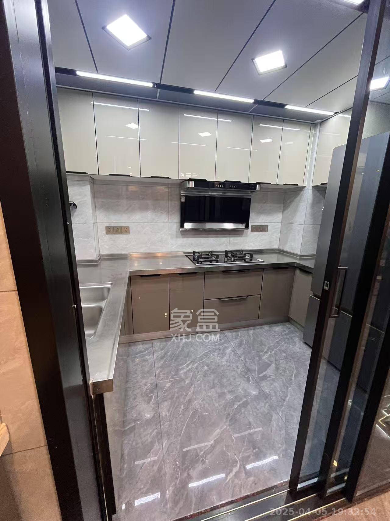 金南家园三期  3室2厅2卫    2900.0元/月室内图