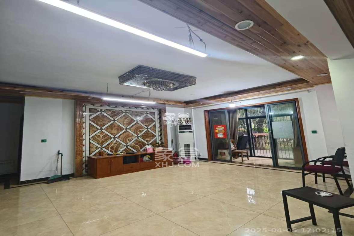 锦绣世纪 4室2厅1卫 4500.0元/月 锦绣世纪 4室2厅1卫 4500.0元/月室内图