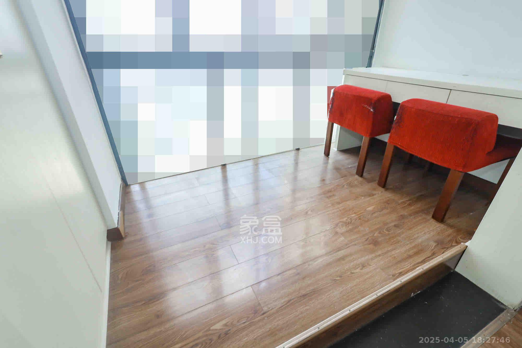 金科东方大院三四期 3室2厅2卫 2700.0元/月 金科东方大院三四期 3室2厅2卫 2700.0元/月室内图