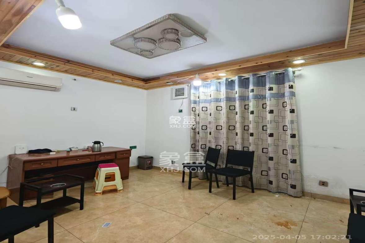 锦绣世纪 4室2厅1卫 4500.0元/月 锦绣世纪 4室2厅1卫 4500.0元/月室内图