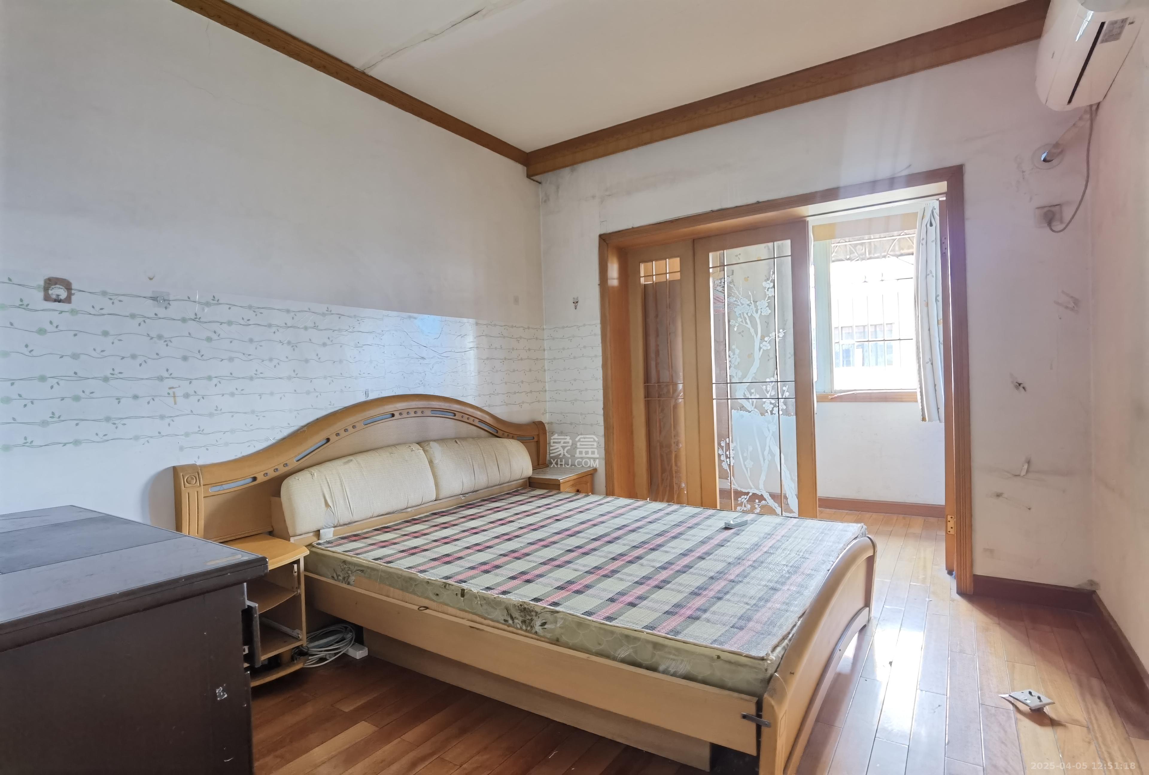 解放四村363号新族公寓  3室2厅2卫    1500.0元/月 解放四村363号新族公寓  3室2厅2卫    1500.0元/月室内图