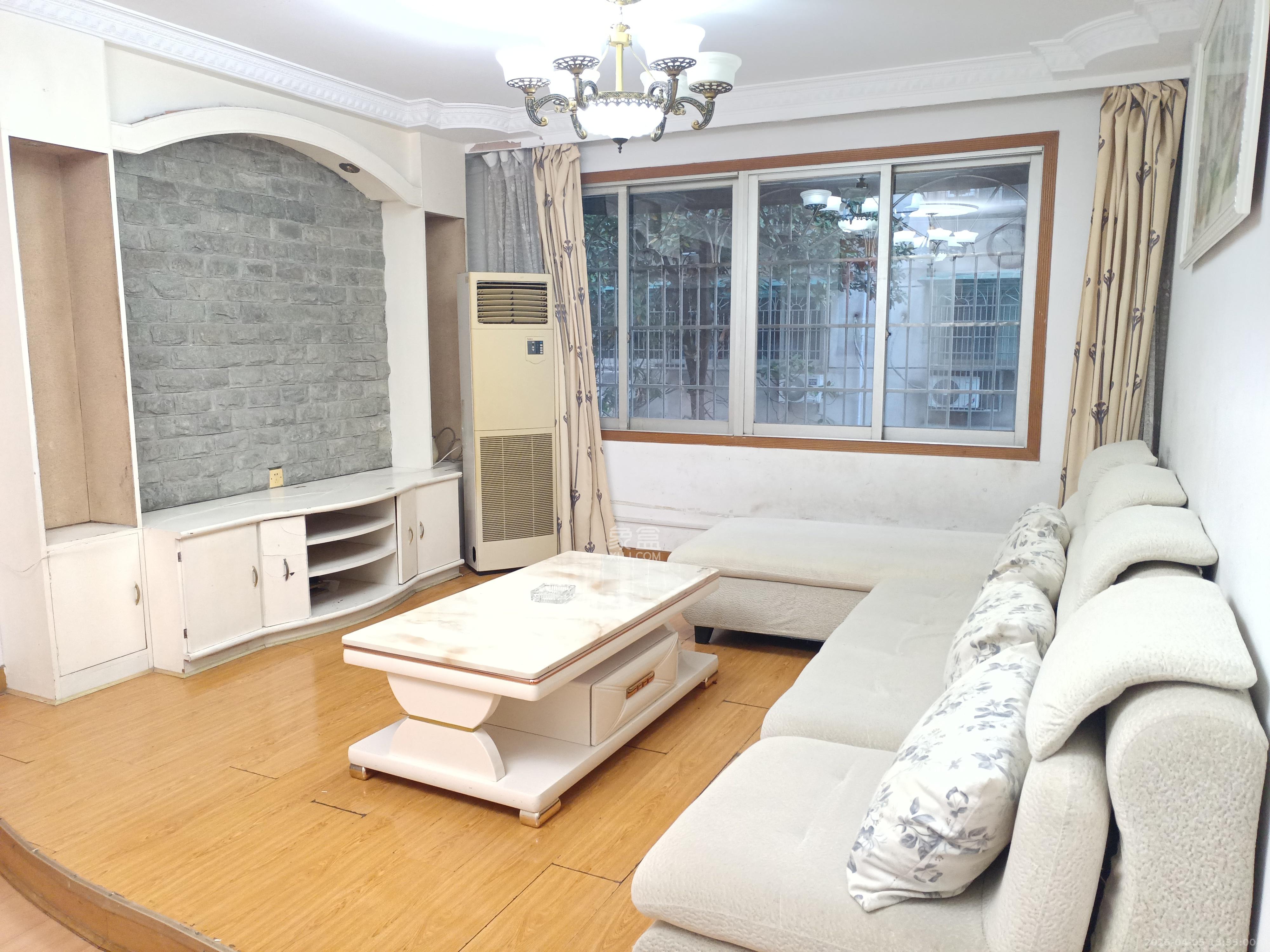 轻苑小区 3室1厅1卫 2500.0元/月 轻苑小区 3室1厅1卫 2500.0元/月室内图