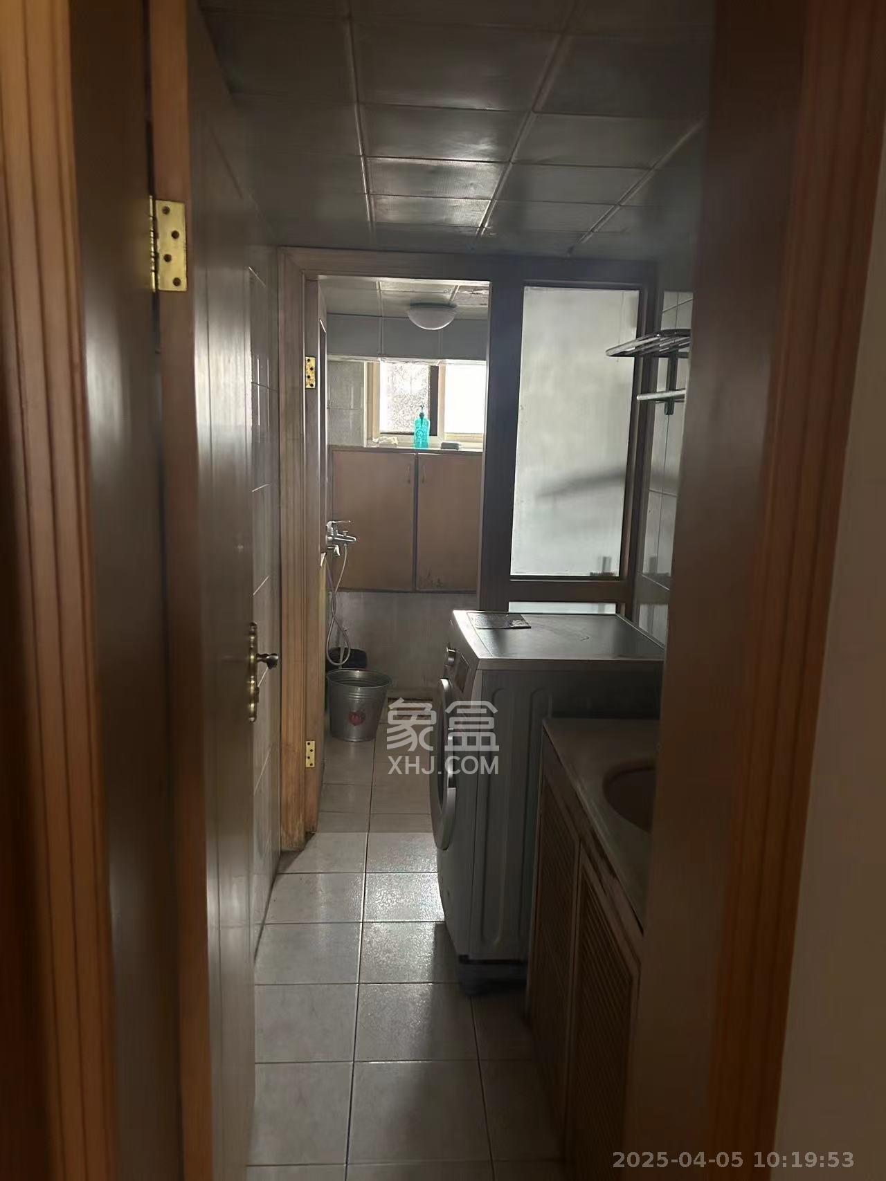 海威大厦 4室2厅2卫 2500.0元/月 海威大厦 4室2厅2卫 2500.0元/月室内图