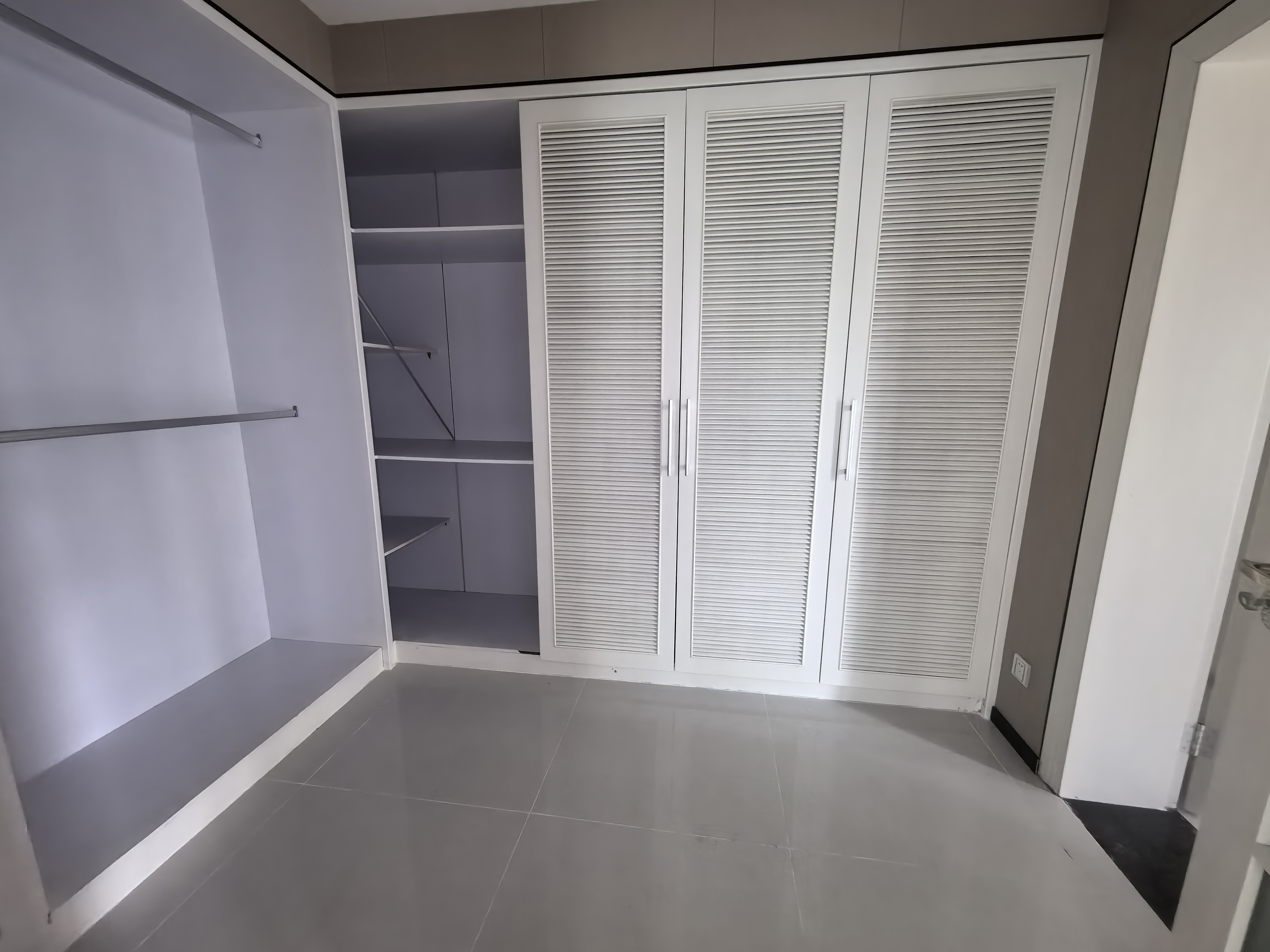 紫荆信息公寓 5室2厅1卫 15000.0元/月 紫荆信息公寓 5室2厅1卫 15000.0元/月室内图