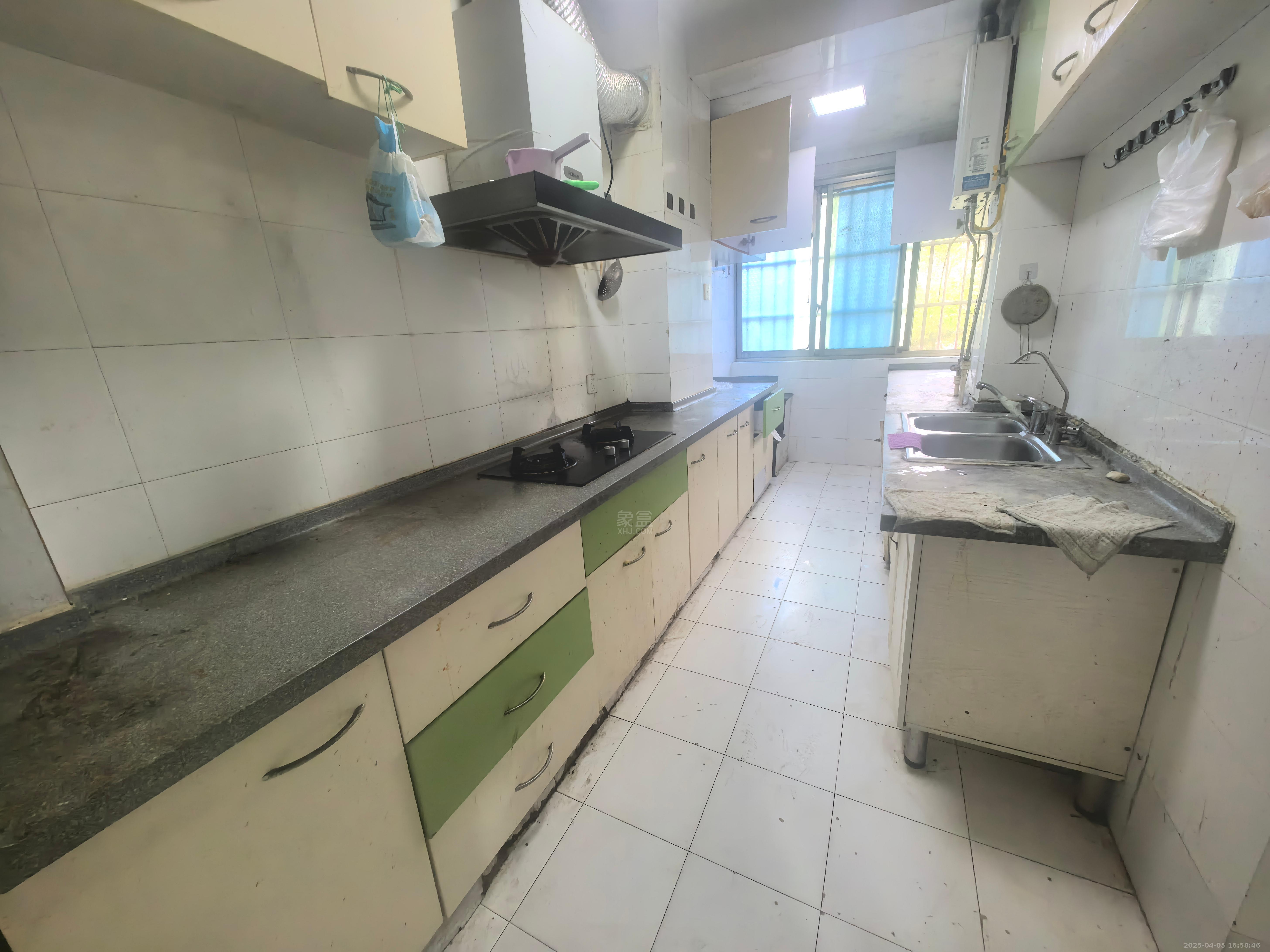 恒丰小区 3室2厅2卫 1300.0元/月 恒丰小区 3室2厅2卫 1300.0元/月室内图