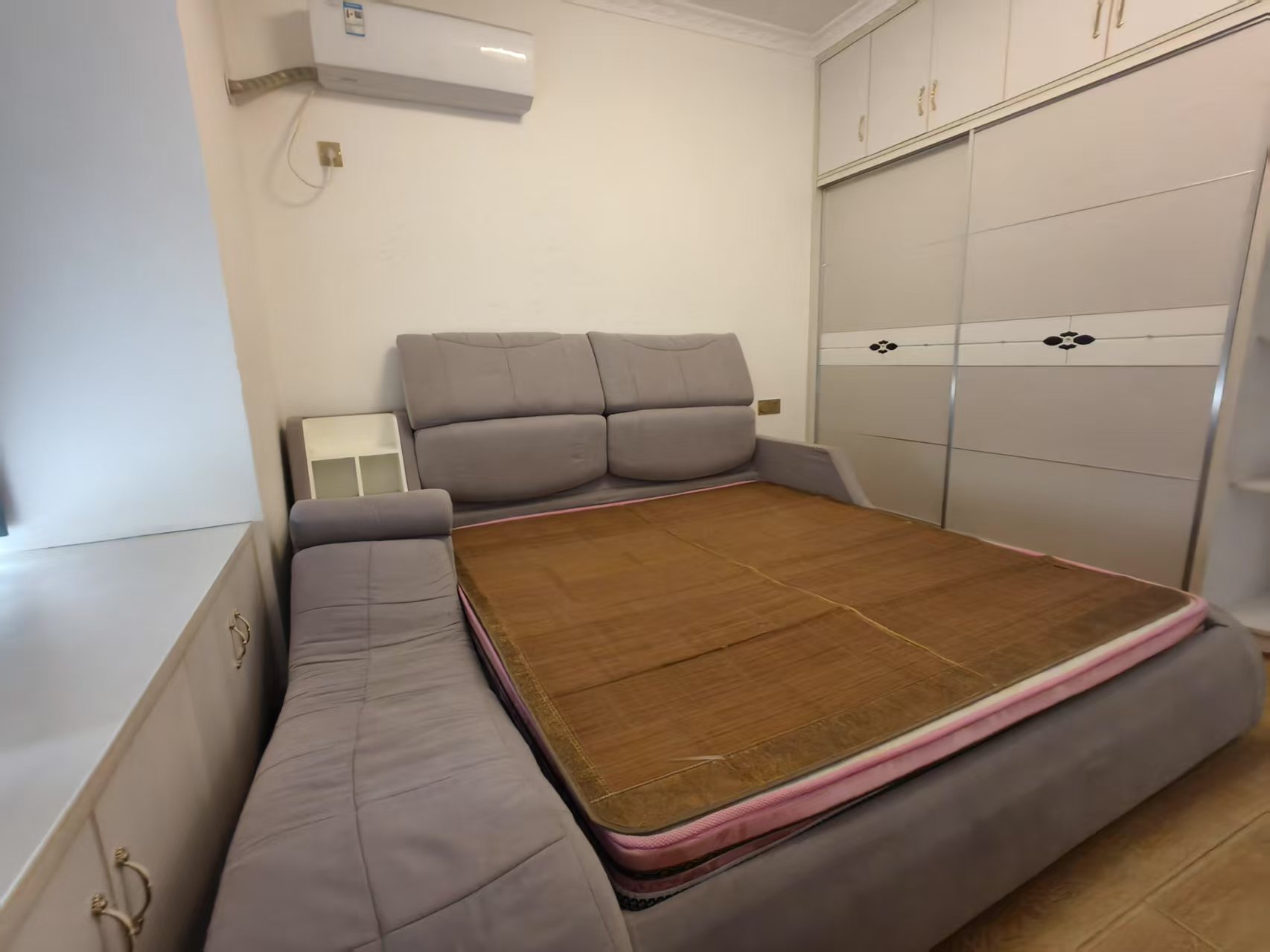 凯旋湖景水岸  3室2厅2卫   2200.00元/月室内图