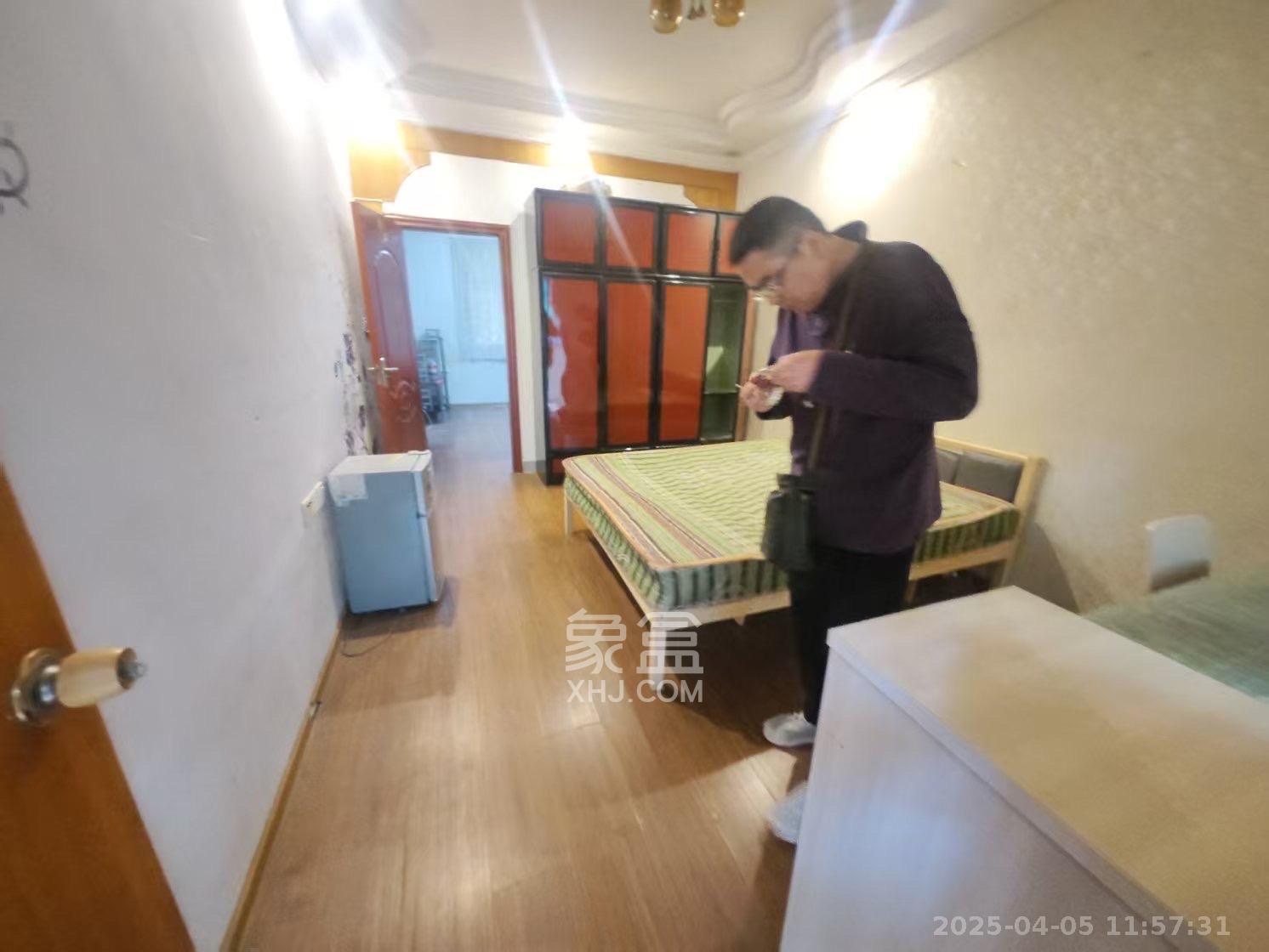 文艺新村  1室1厅1卫   1500.00元/月室内图