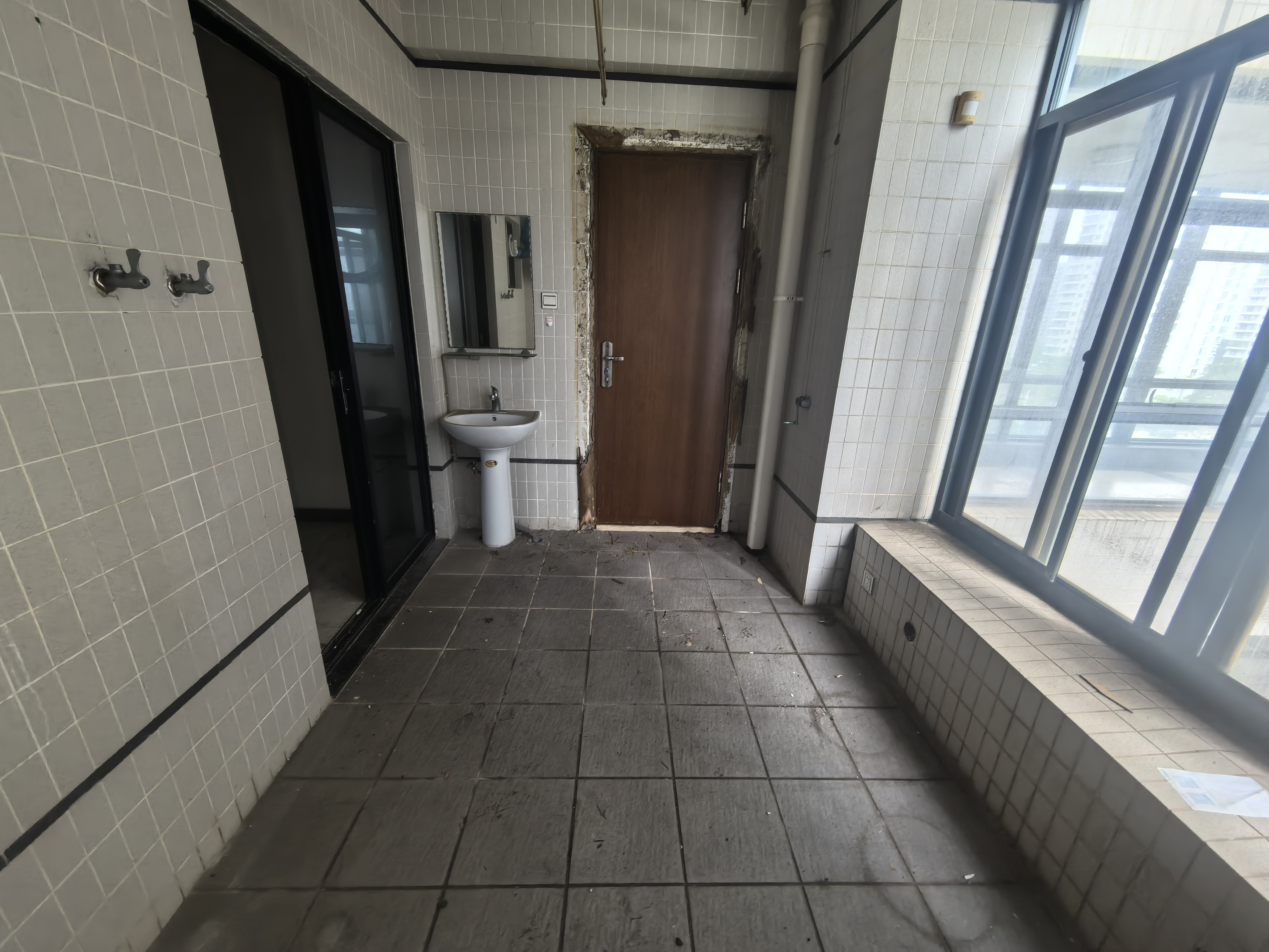 紫荆信息公寓 5室2厅1卫 15000.0元/月 紫荆信息公寓 5室2厅1卫 15000.0元/月室内图