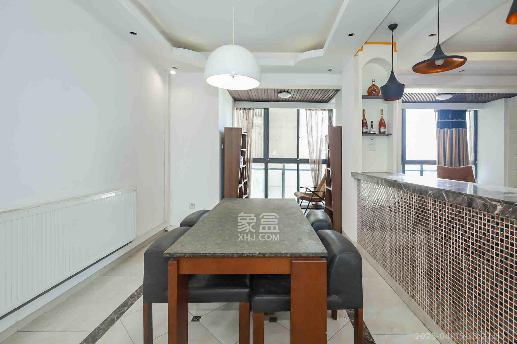 金科东方大院三四期 3室2厅2卫 2700.0元/月 金科东方大院三四期 3室2厅2卫 2700.0元/月室内图