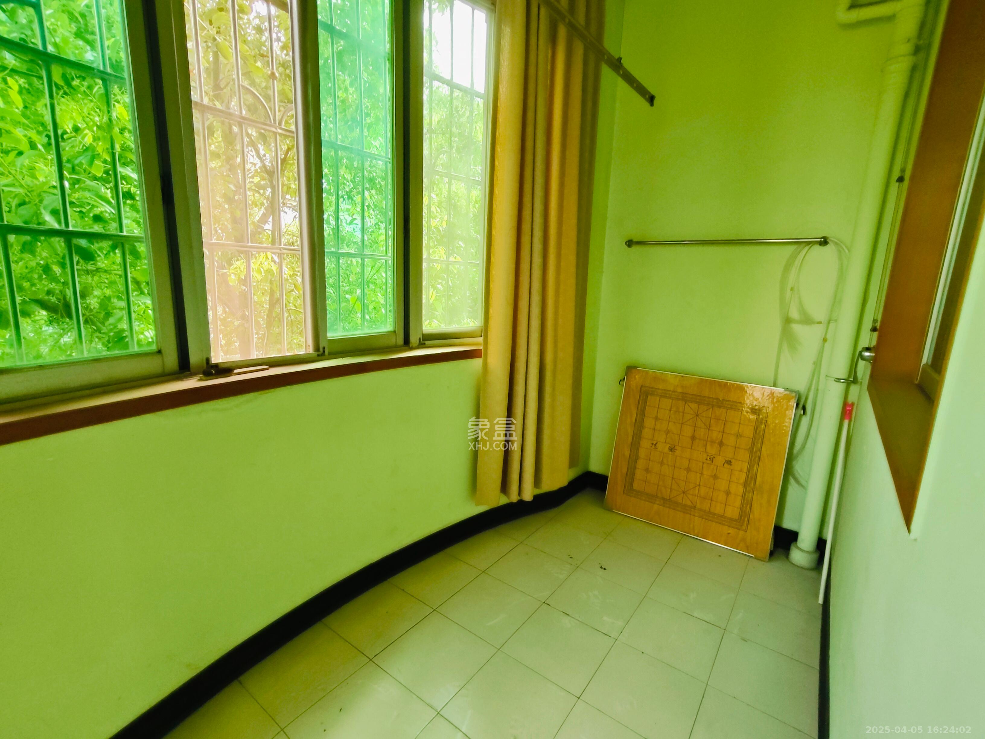 中南汽车世界 3室2厅1卫 1100.0元/月 中南汽车世界 3室2厅1卫 1100.0元/月室内图