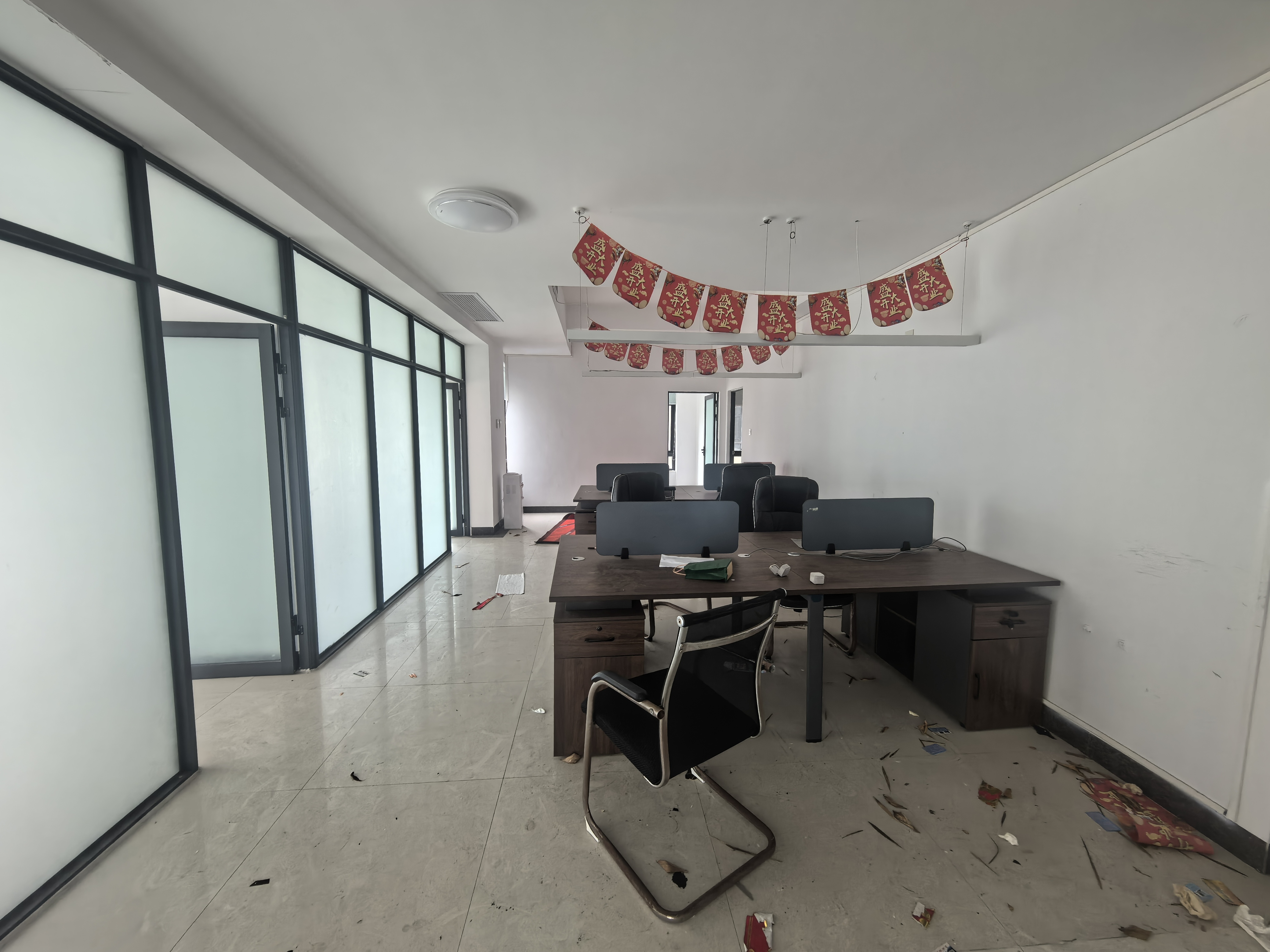 紫荆信息公寓 5室2厅1卫 20000.0元/月 紫荆信息公寓 5室2厅1卫 20000.0元/月室内图