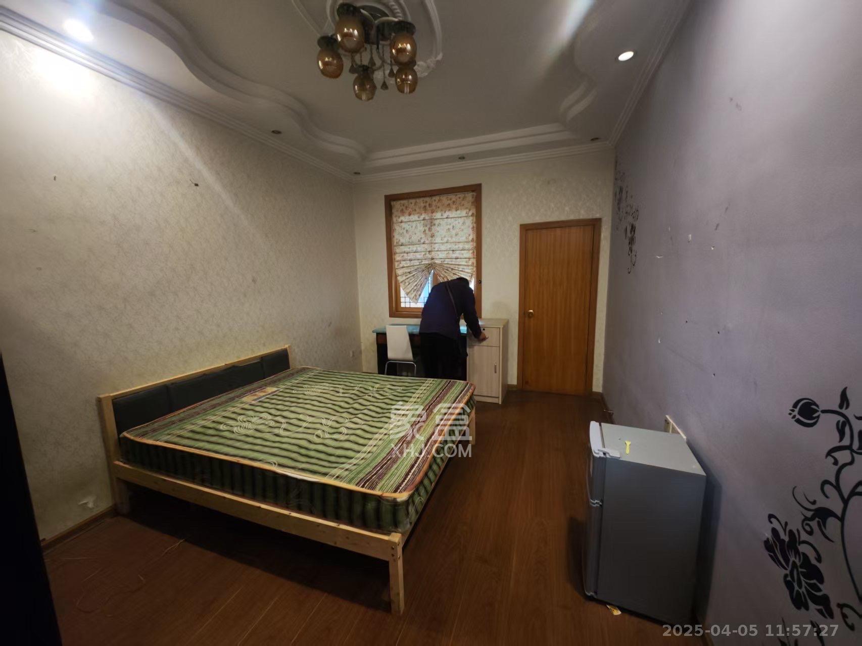 文艺新村  1室1厅1卫   1500.00元/月室内图