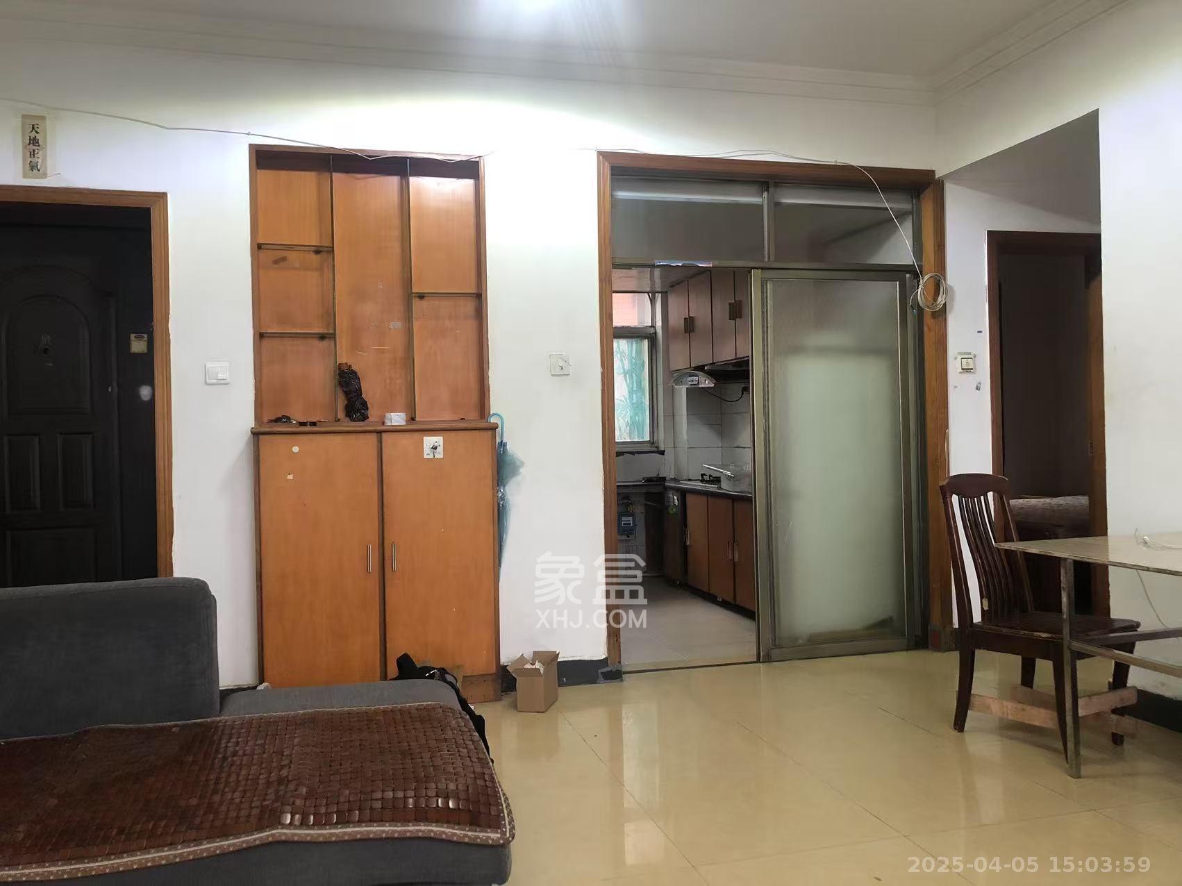 红星商务楼(红星蔬菜批发大市场) 2室1厅1卫 1350.0元/月 红星商务楼(红星蔬菜批发大市场) 2室1厅1卫 1350.0元/月室内图