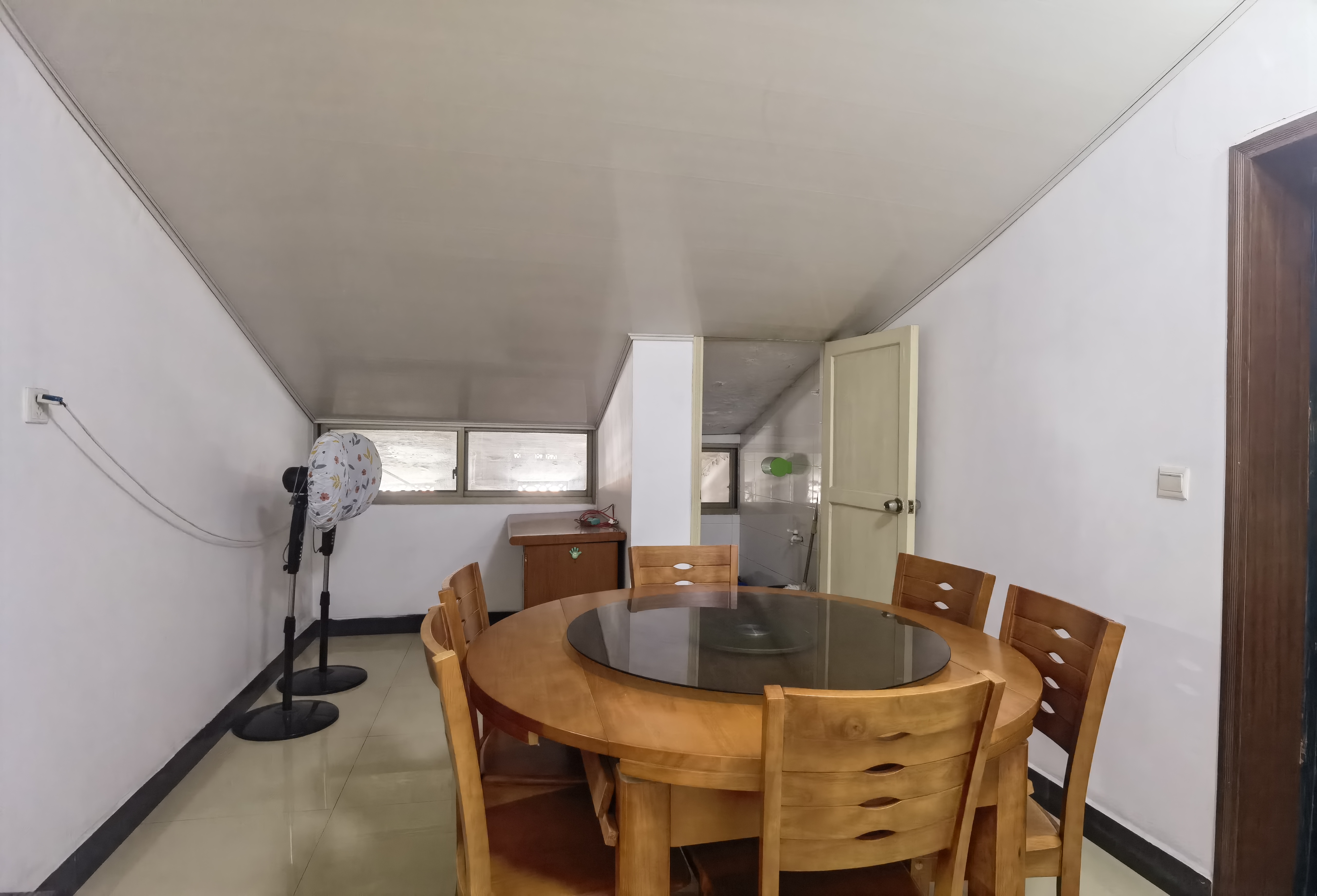 梓山苑小区 3室2厅3卫 1280.0元/月 梓山苑小区 3室2厅3卫 1280.0元/月室内图