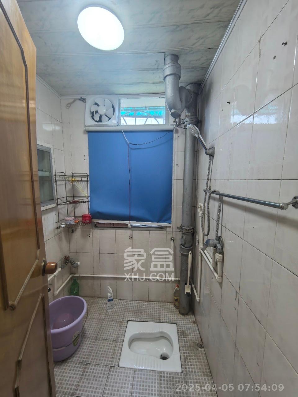 望岳村  3室2厅1卫   1900.00元/月室内图